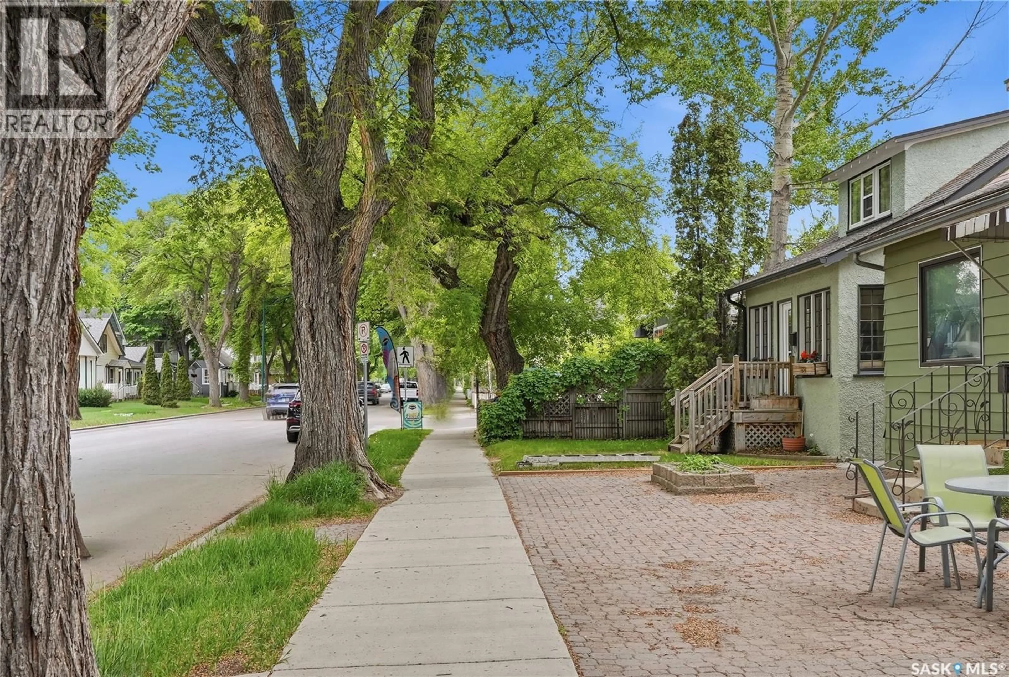 Patio, street for 1614 LORNE AVENUE, Saskatoon Saskatchewan S7H1Y1