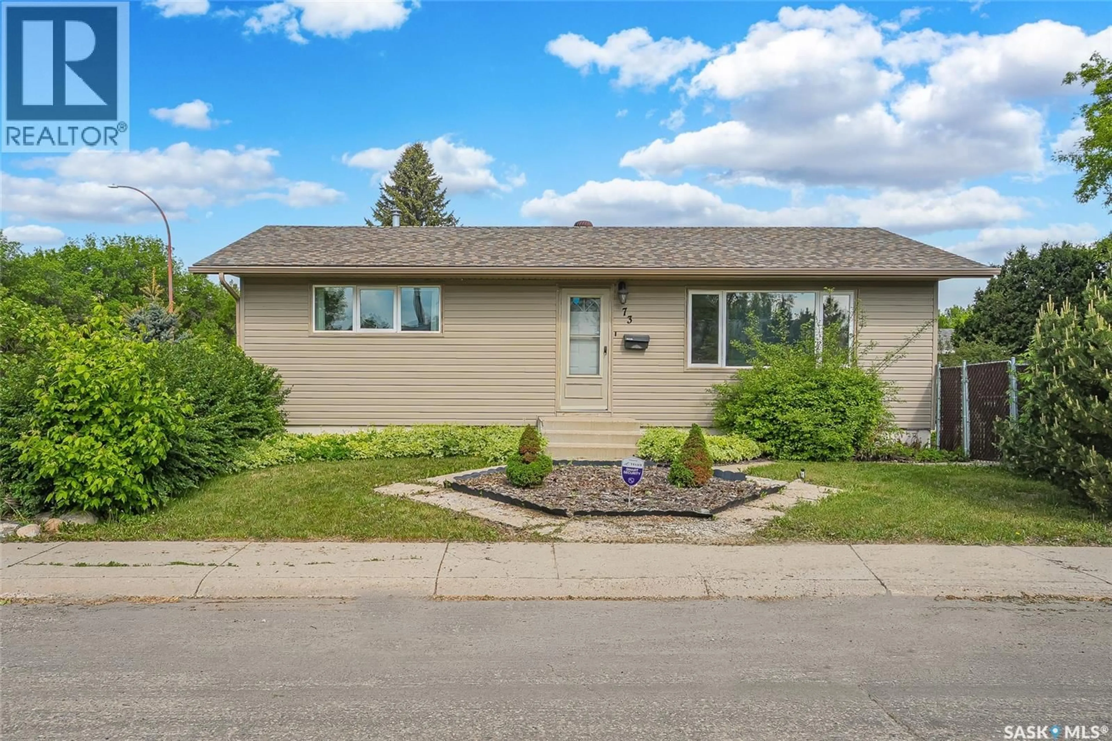 Home with vinyl exterior material, street for 73 LAURENTIAN DRIVE, Saskatoon Saskatchewan S7H4M1