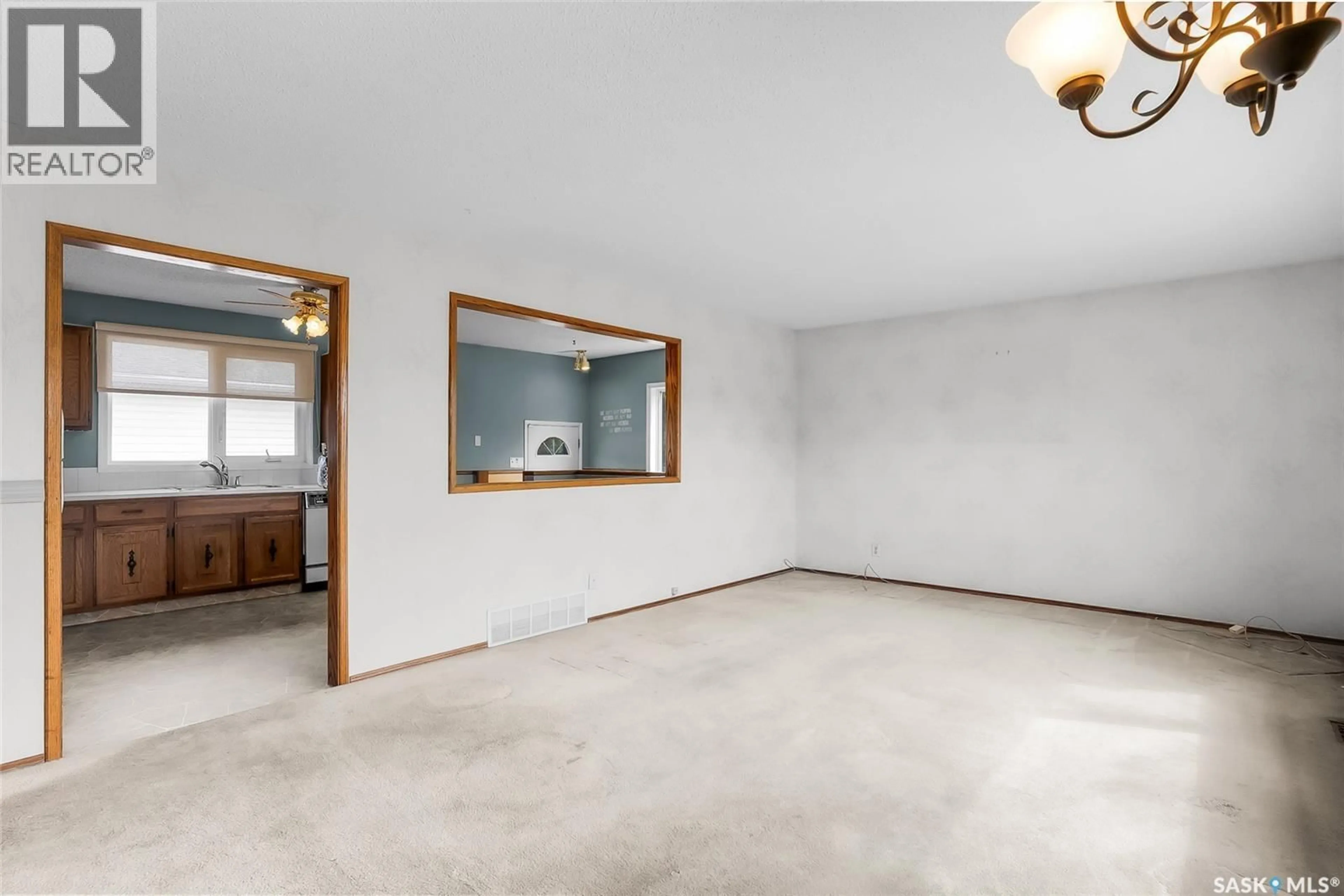 A pic of a room for 73 LAURENTIAN DRIVE, Saskatoon Saskatchewan S7H4M1