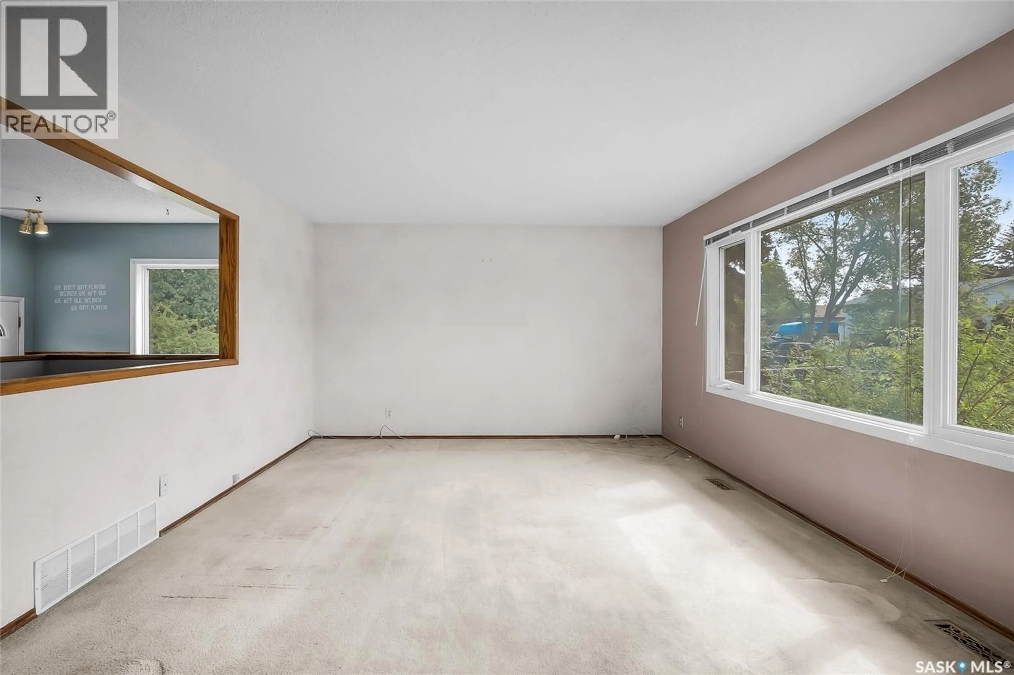 A pic of a room for 73 LAURENTIAN DRIVE, Saskatoon Saskatchewan S7H4M1