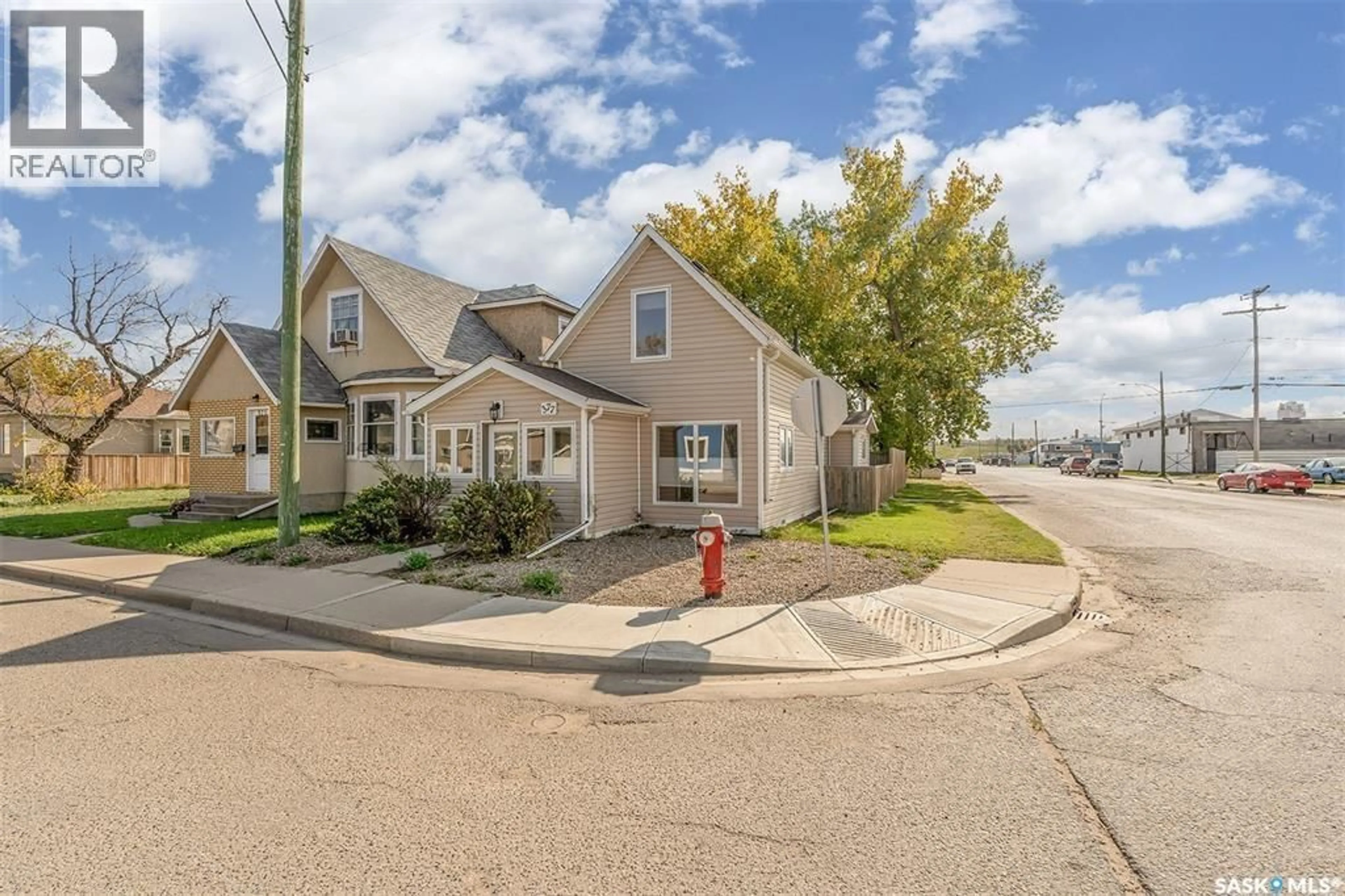 Unknown for 377 FAIRFORD STREET, Moose Jaw Saskatchewan S6H1V8