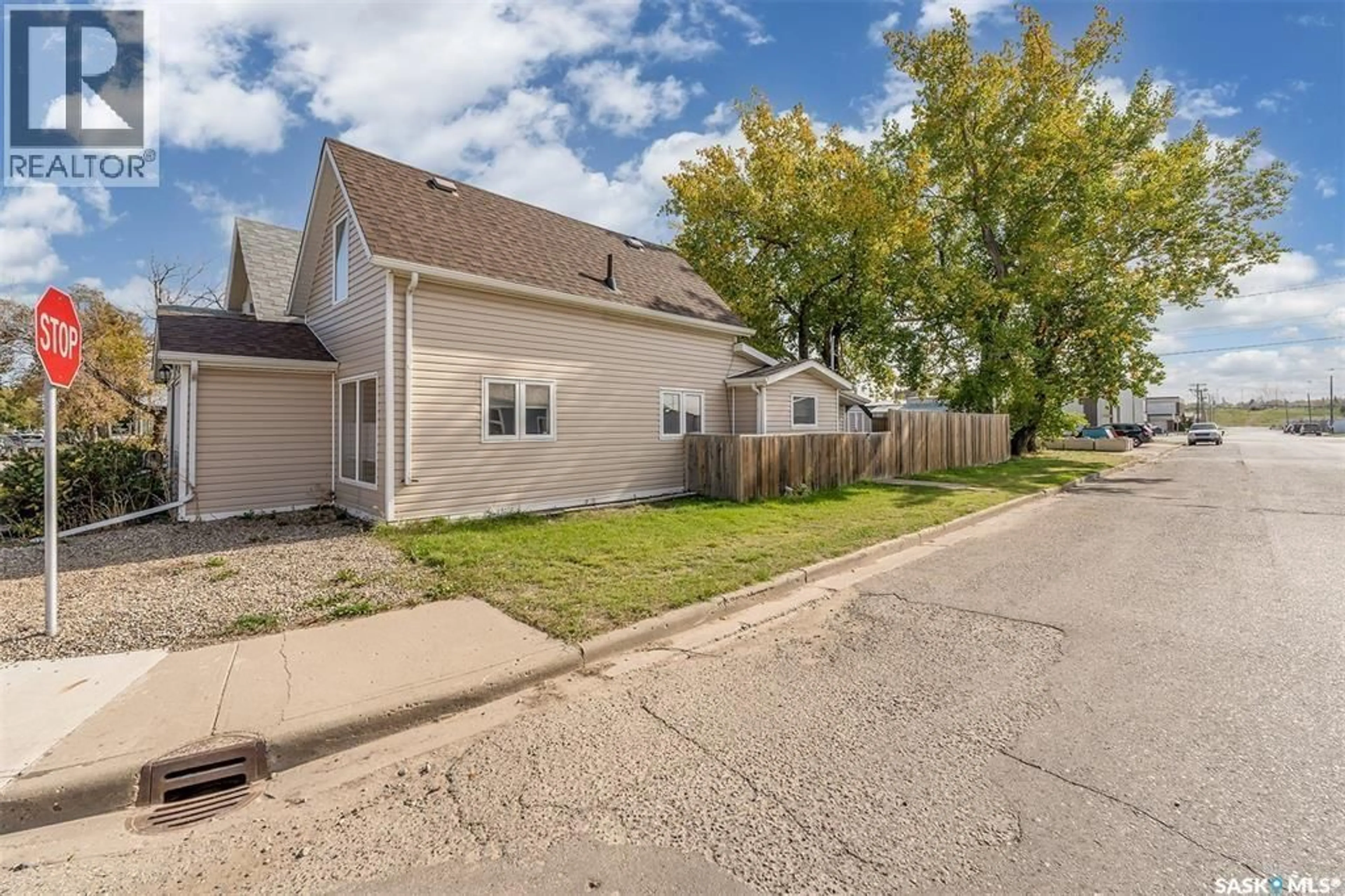 A pic from outside/outdoor area/front of a property/back of a property/a pic from drone, street for 377 FAIRFORD STREET, Moose Jaw Saskatchewan S6H1V8