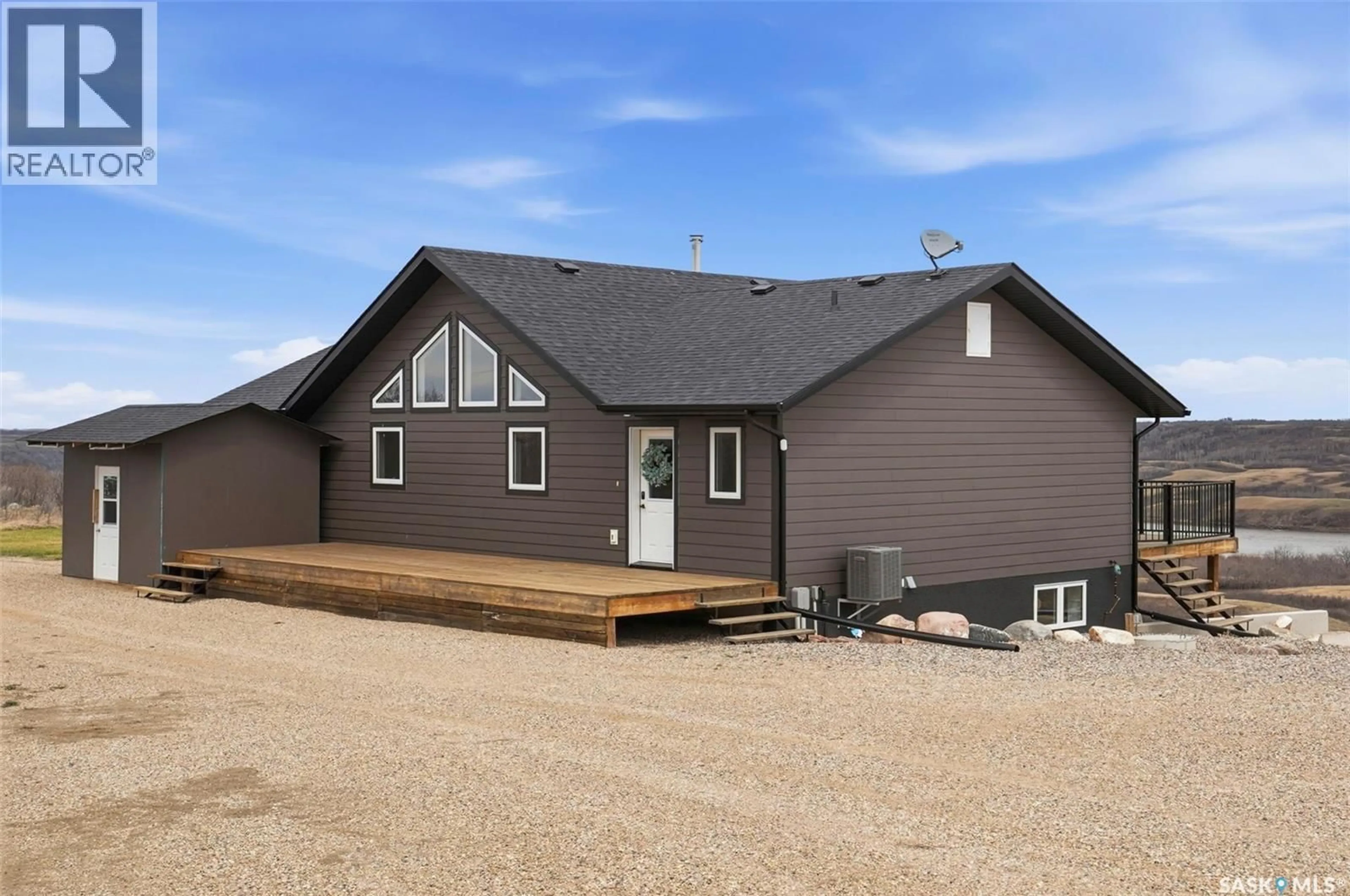 Home with vinyl exterior material, building for MOEN ACREAGE, Blaine Lake Rm No. 434 Saskatchewan S0J0J0