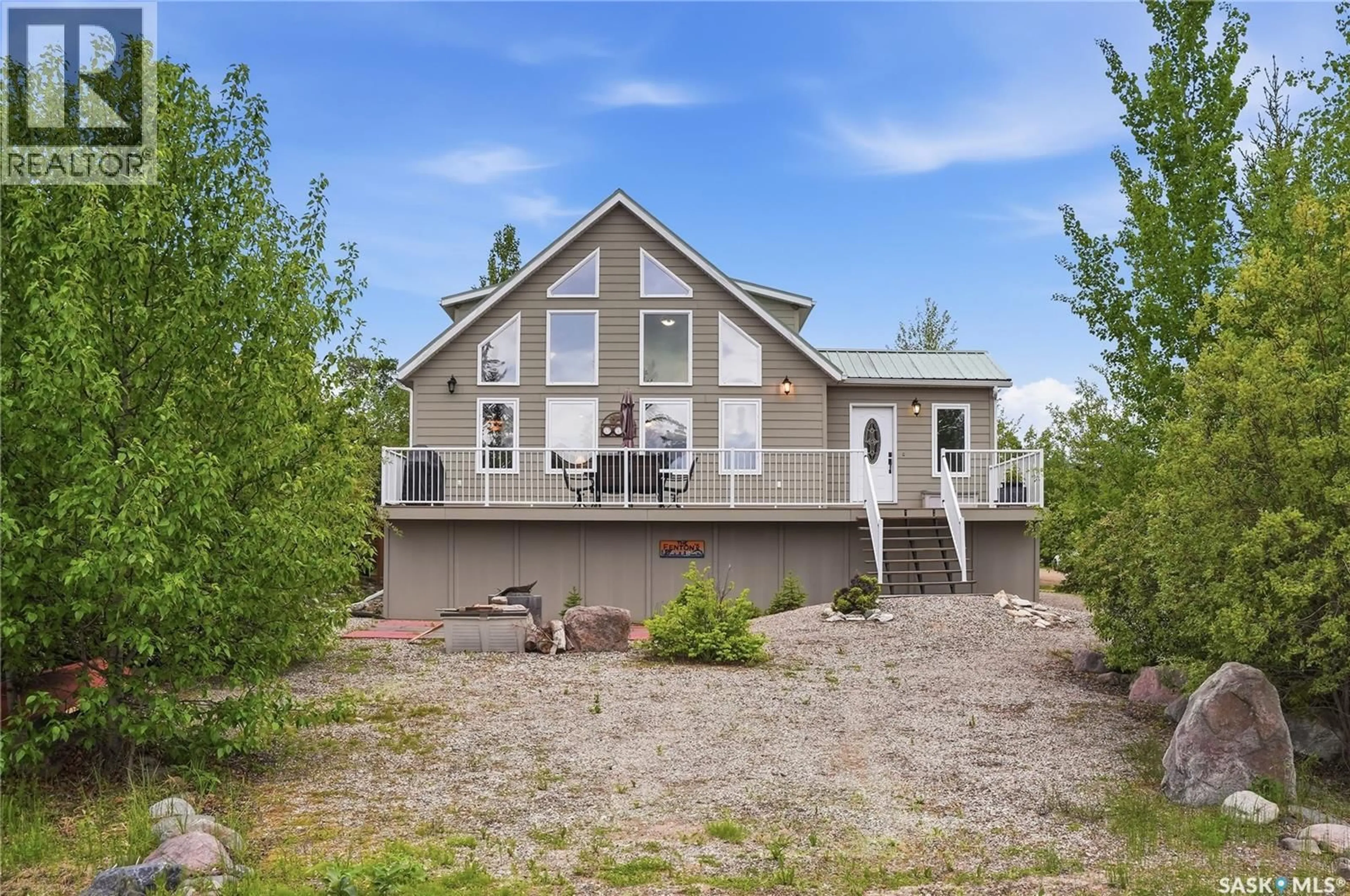 Home with vinyl exterior material, unknown for 10 ISLANDER DRIVE, Candle Lake Saskatchewan S0J3E0