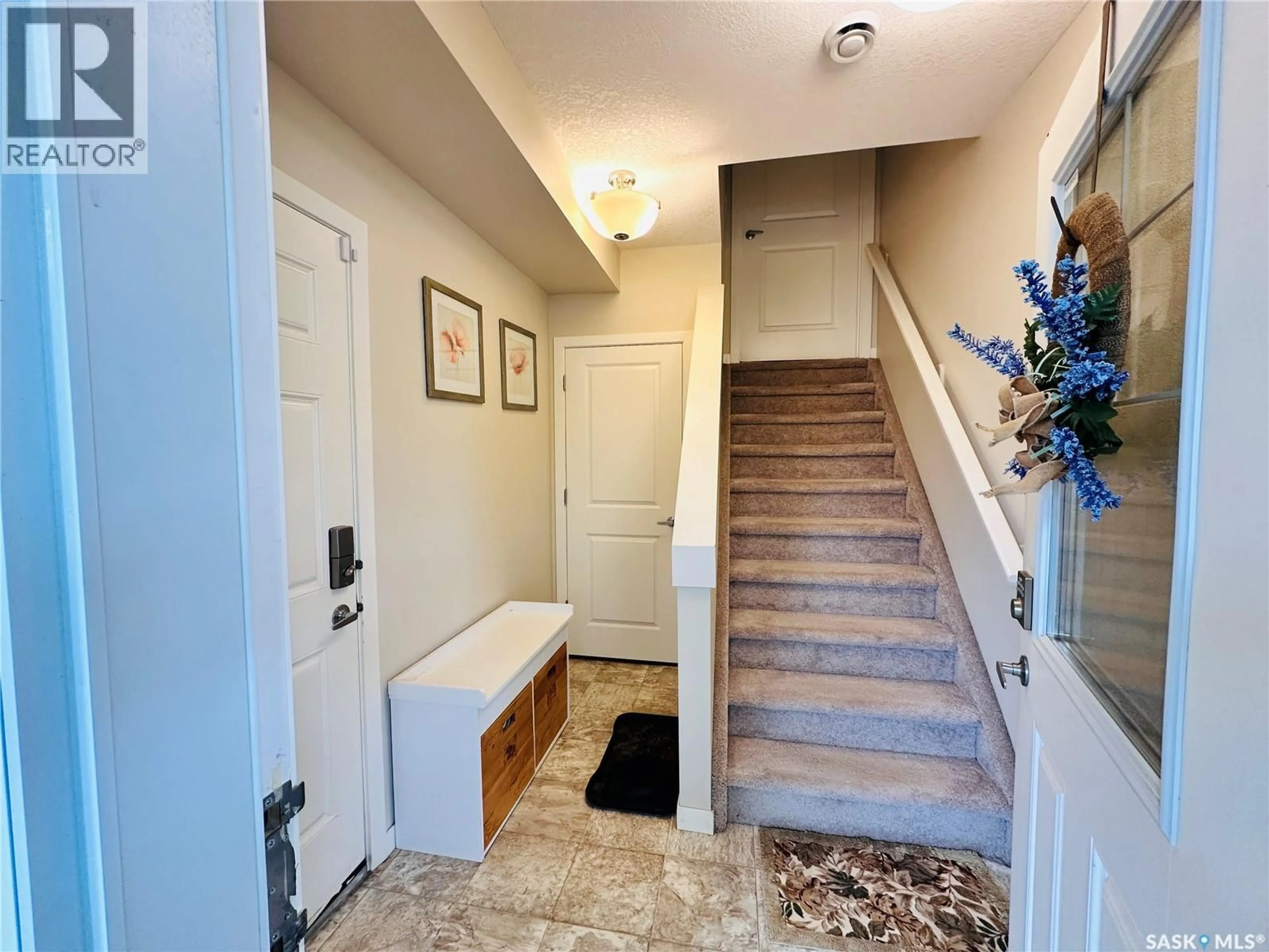Indoor entryway for 29 - 4533 DELHAYE WAY, Regina Saskatchewan S4W0M2