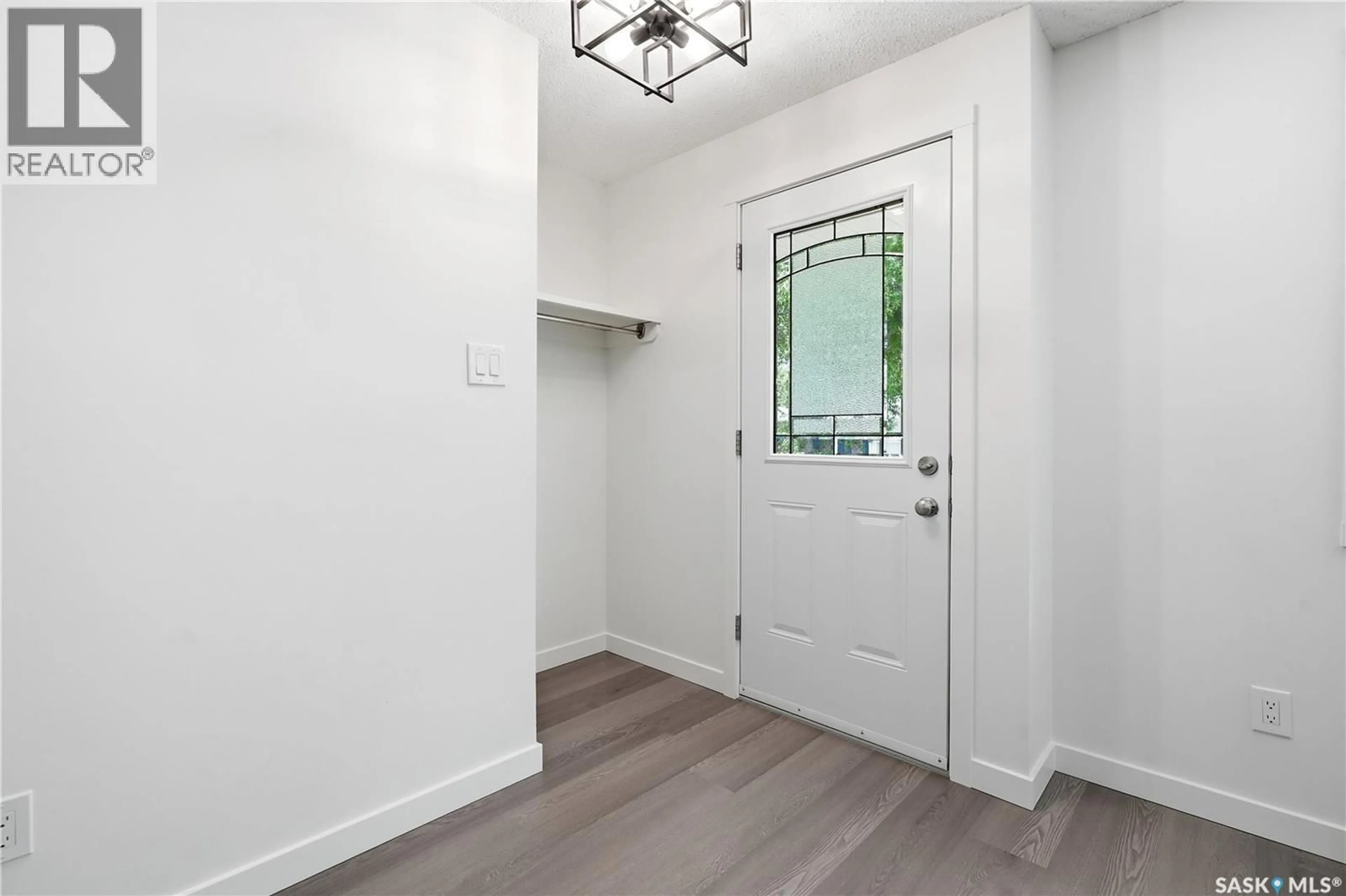 Indoor entryway for 116 STRAUB STREET, Regina Saskatchewan S4T6G8