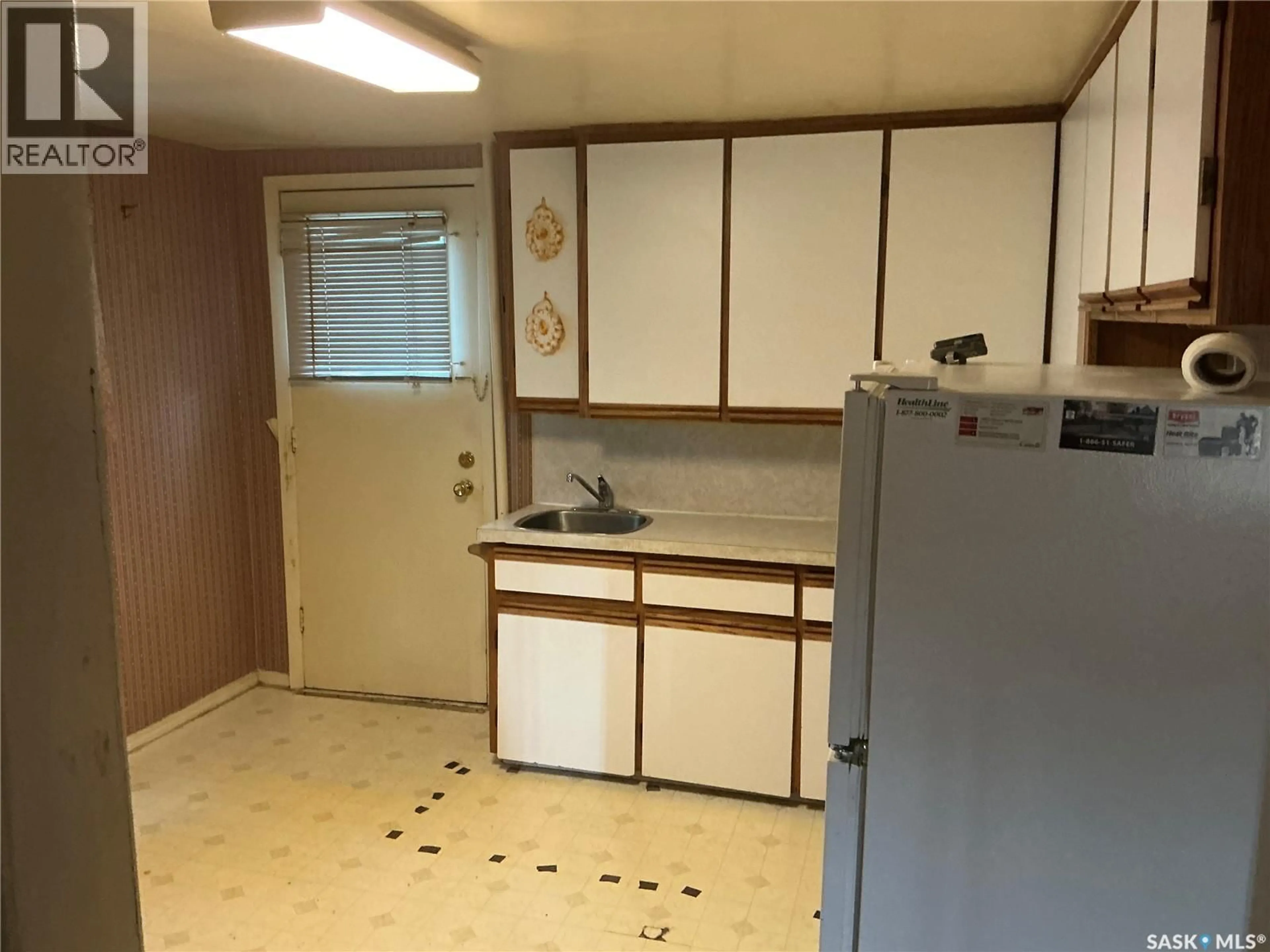 Standard kitchen, unknown for 119 Q AVENUE, Saskatoon Saskatchewan S7M2X9