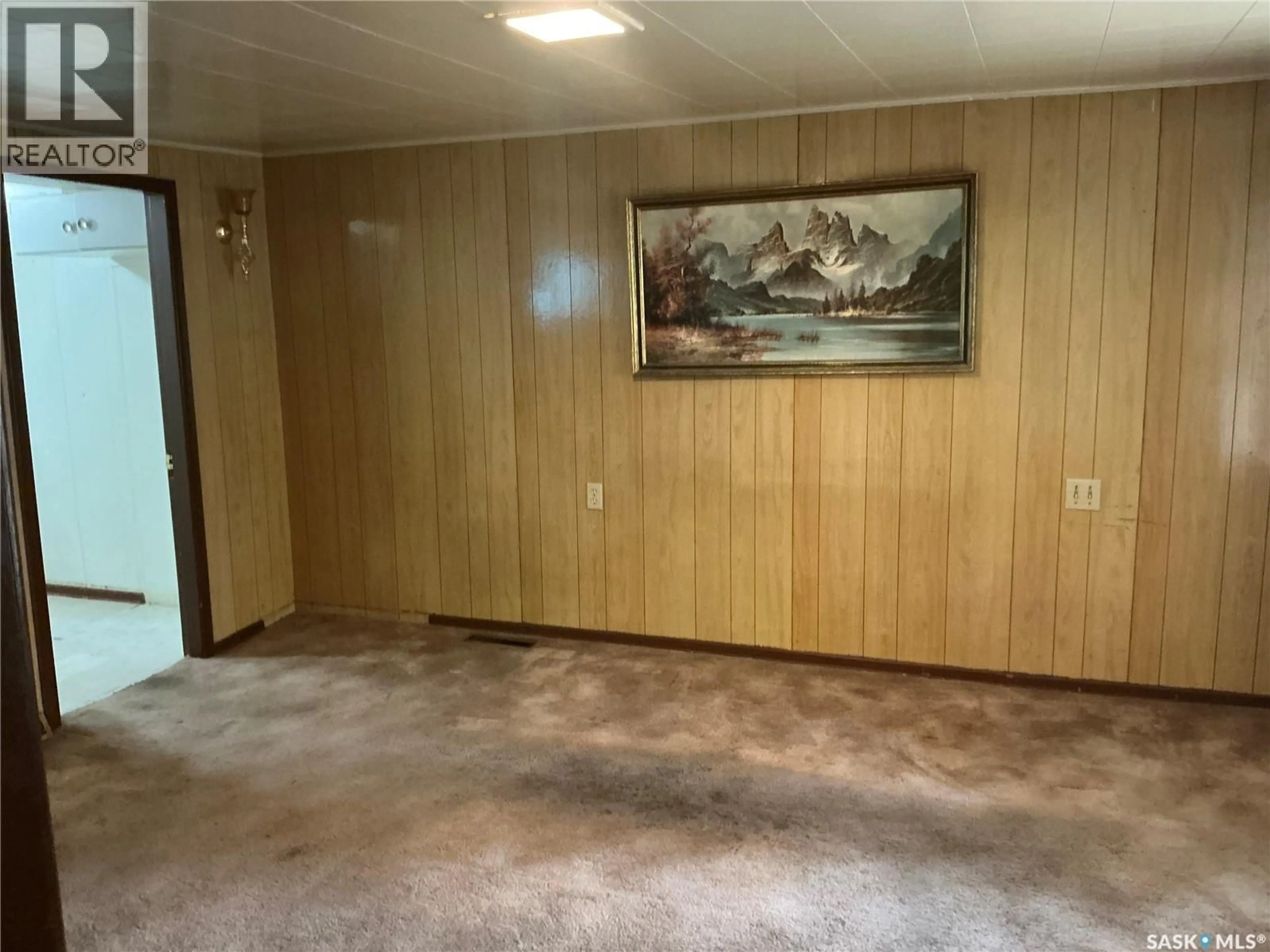 A pic of a room for 119 Q AVENUE, Saskatoon Saskatchewan S7M2X9