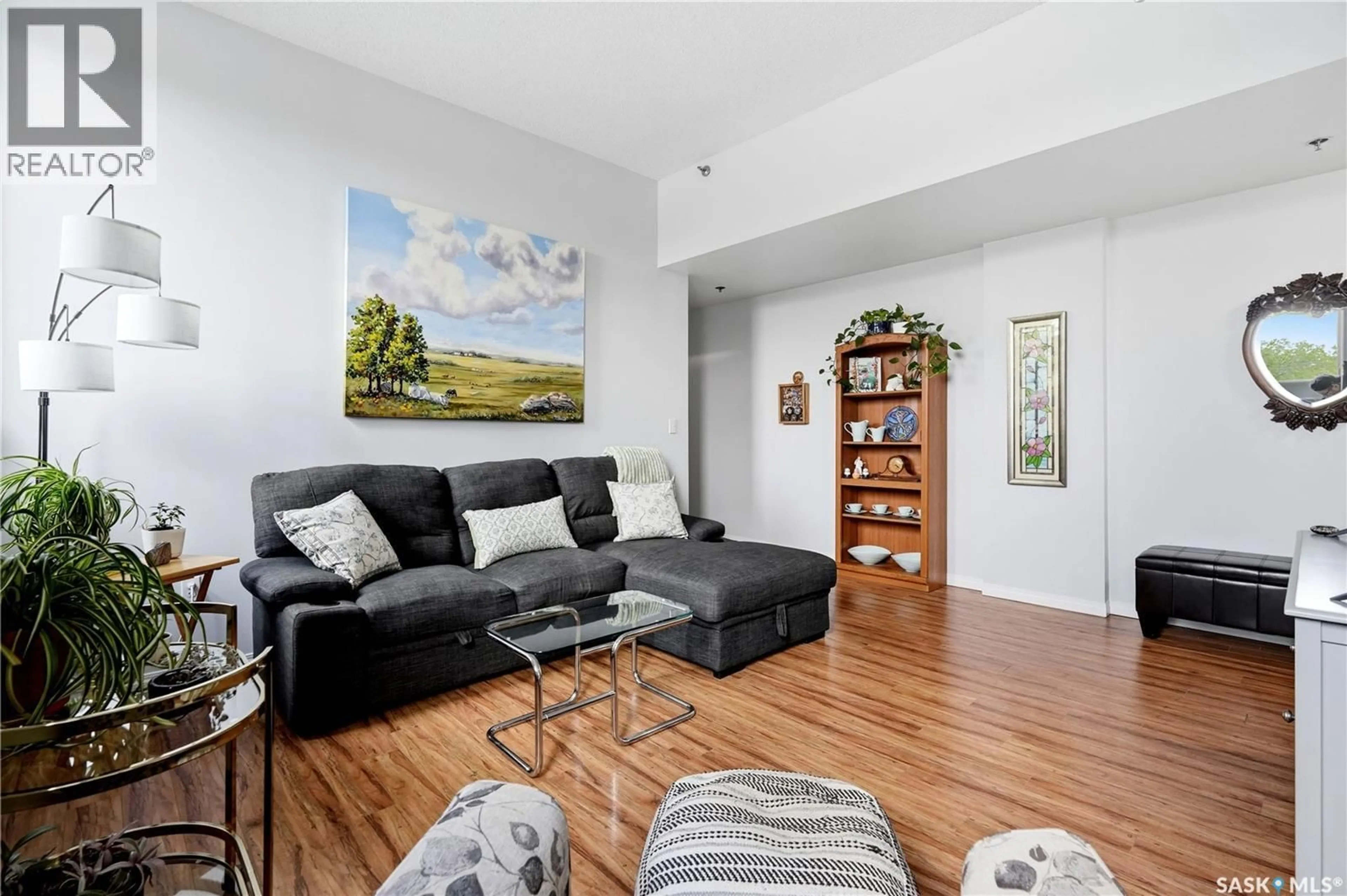 Living room with furniture, unknown for 303 - 3225 13TH STREET, Regina Saskatchewan S4T1P5