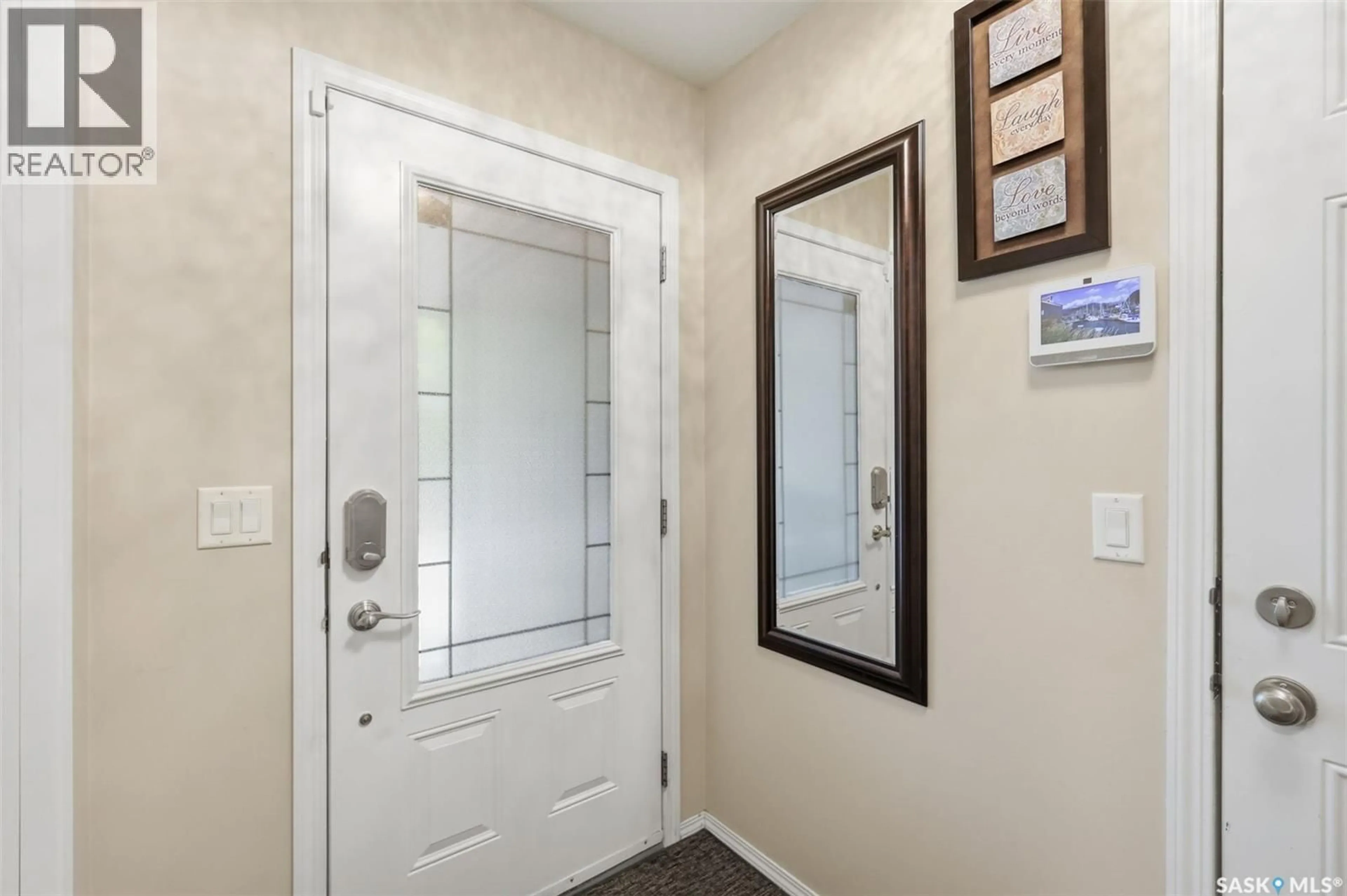 Indoor entryway for 120 1110 BRIARWOOD ROAD, Saskatoon Saskatchewan S7V0A1