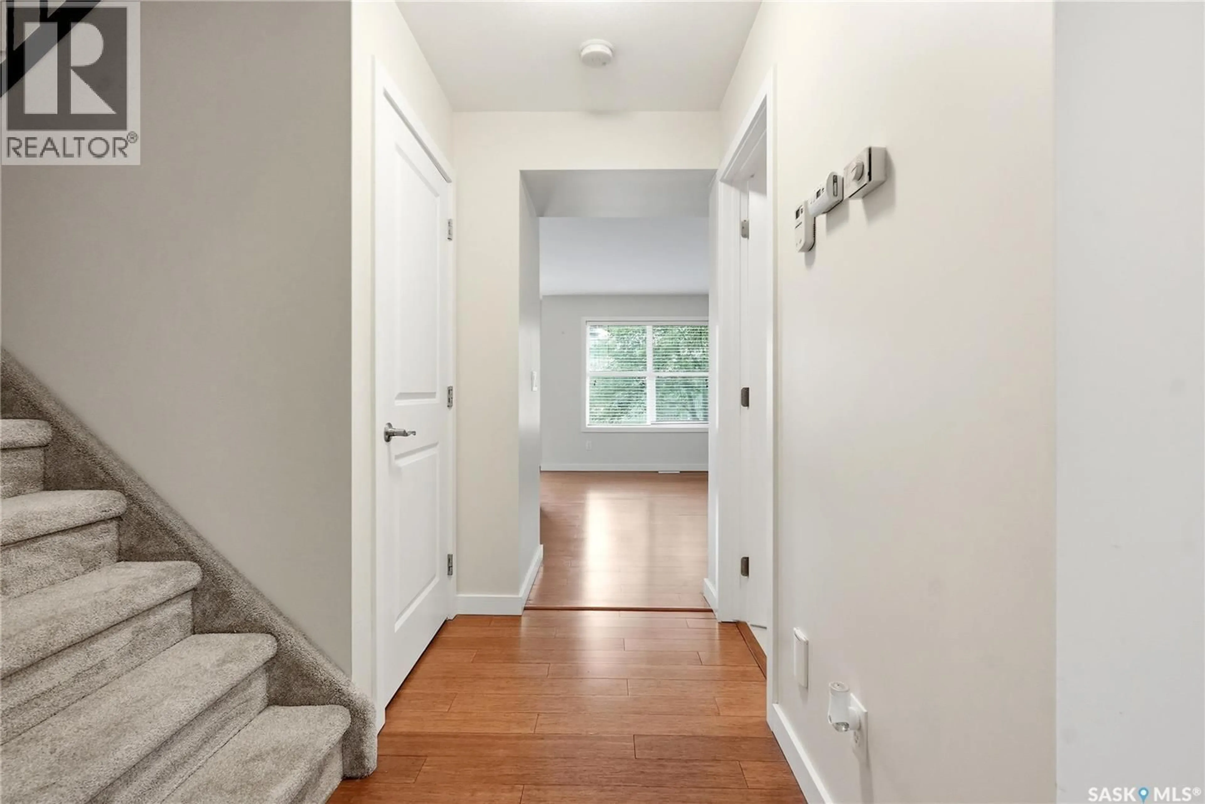 Indoor entryway for 410 - 309 HUNTER ROAD, Saskatoon Saskatchewan S7T0L5