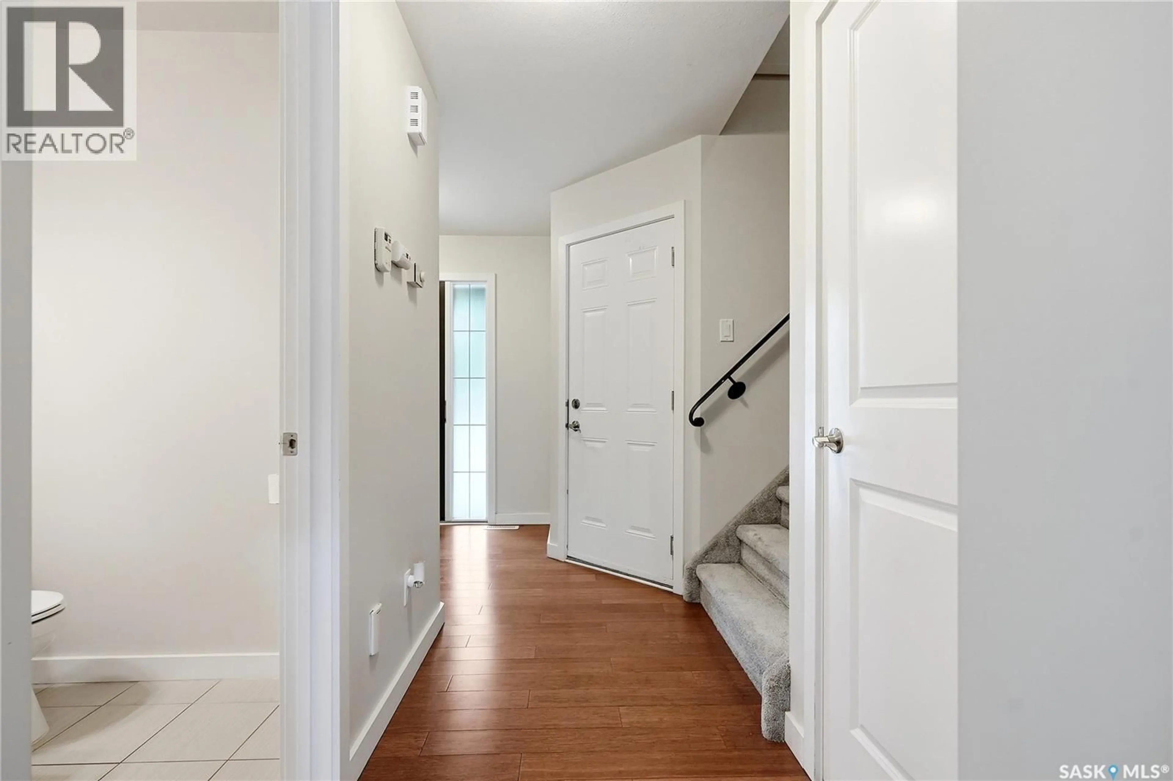 Indoor entryway for 410 - 309 HUNTER ROAD, Saskatoon Saskatchewan S7T0L5