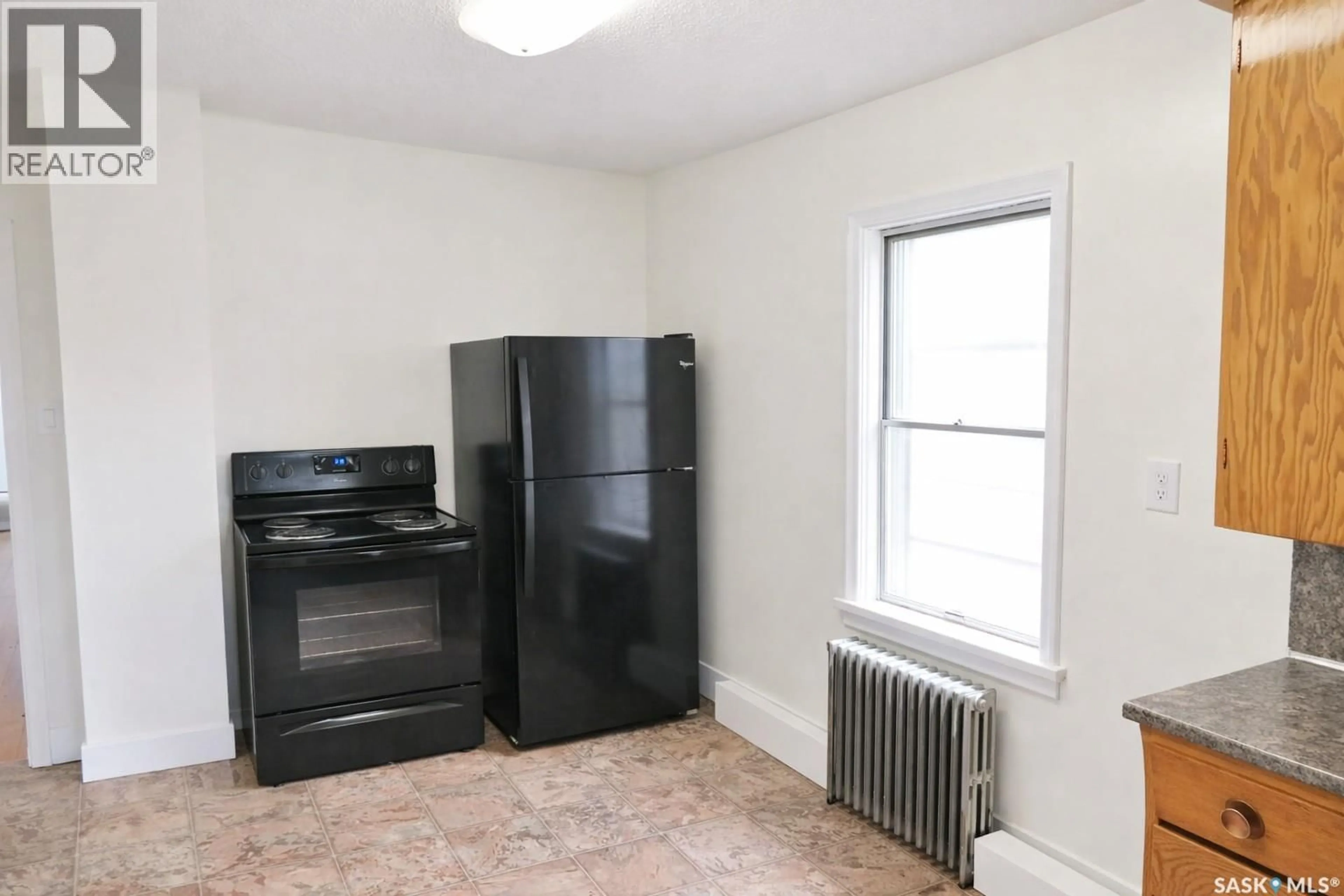 Standard kitchen, unknown for 1436 E AVENUE, Saskatoon Saskatchewan S7L1T6