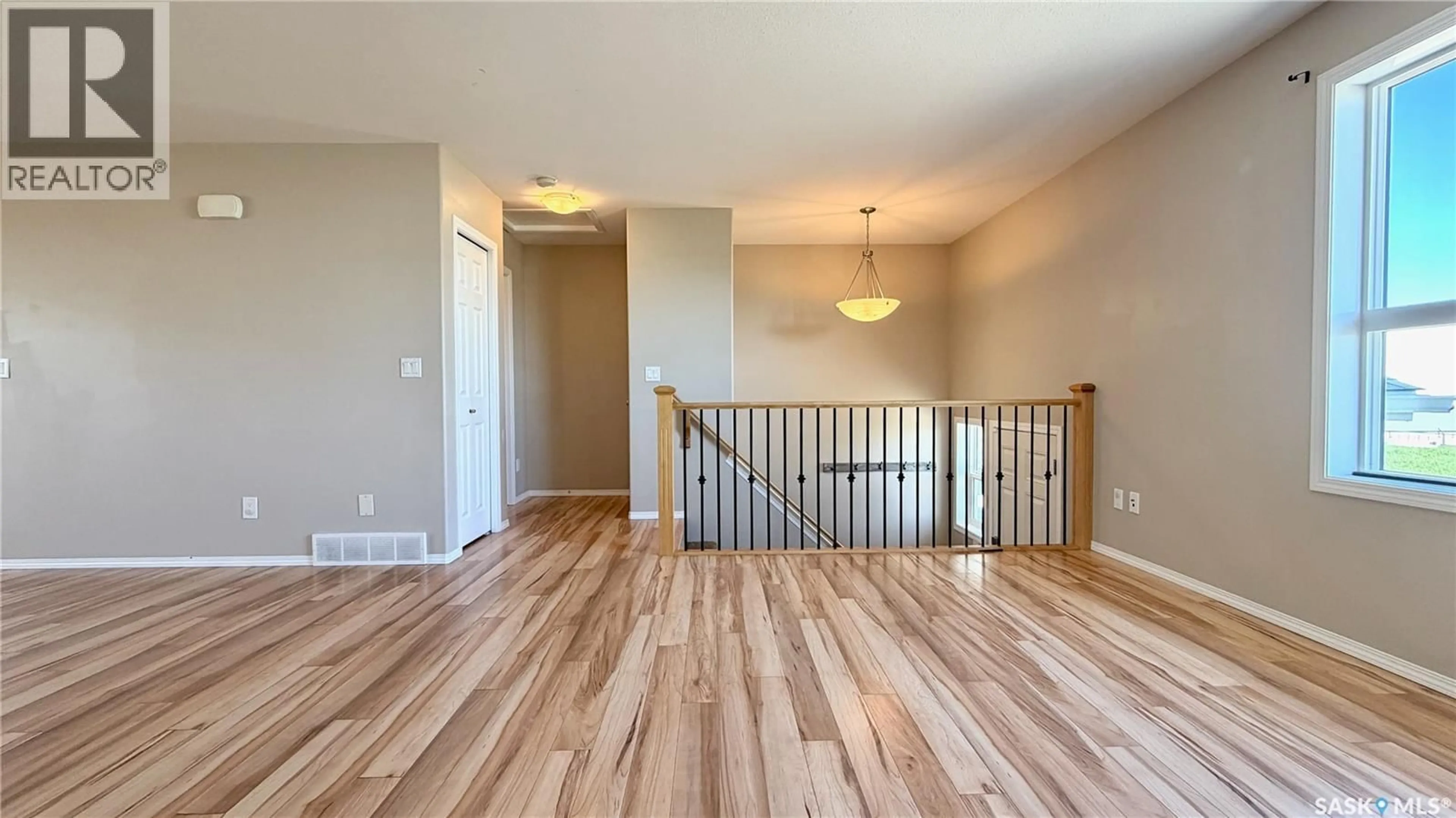 Indoor foyer for 19 200 HIEBERT CRESCENT, Martensville Saskatchewan S0K2T2