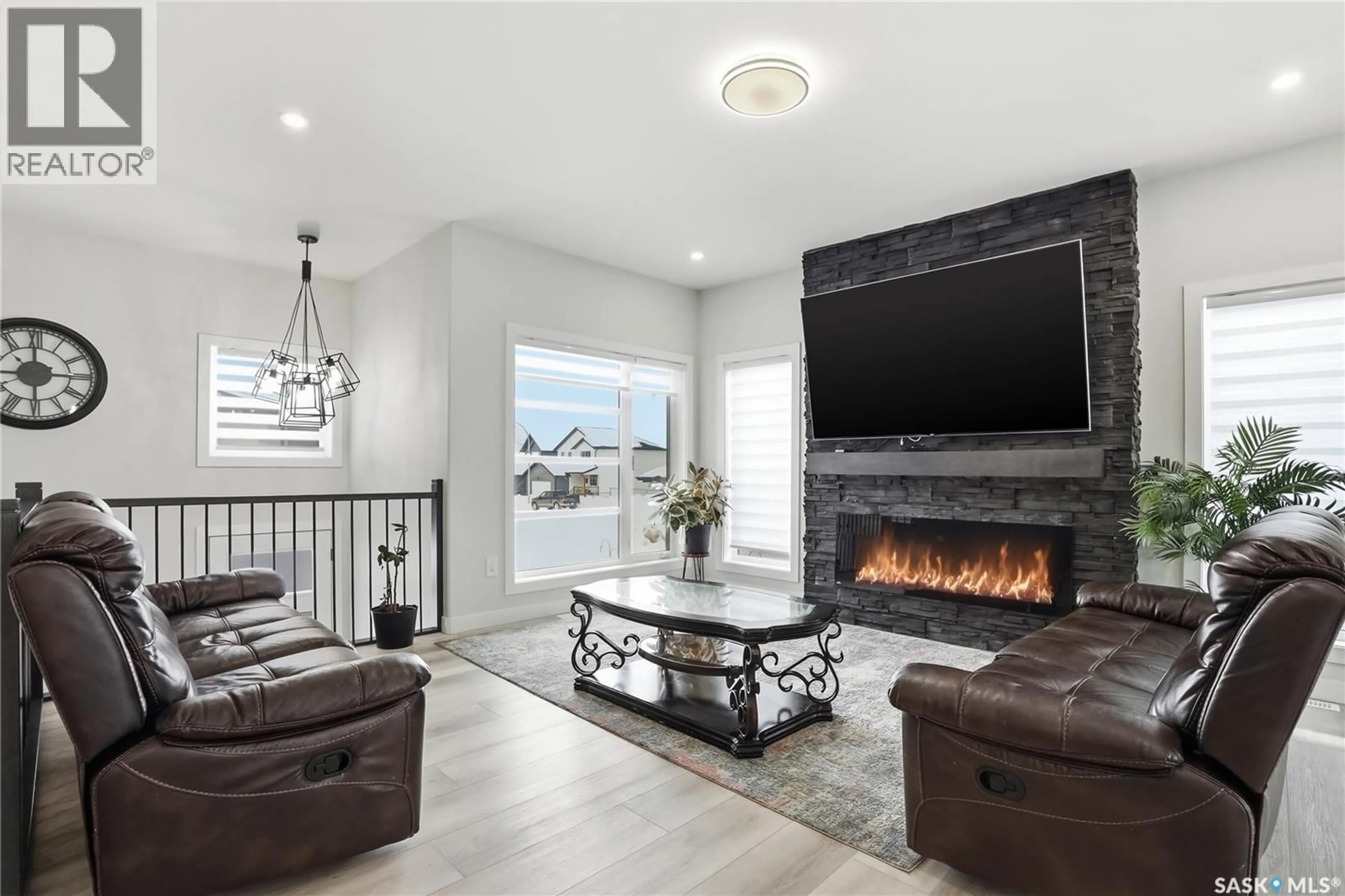 Living room with furniture, unknown for 271 DZIADYK MANOR, Saskatoon Saskatchewan S7V1M5