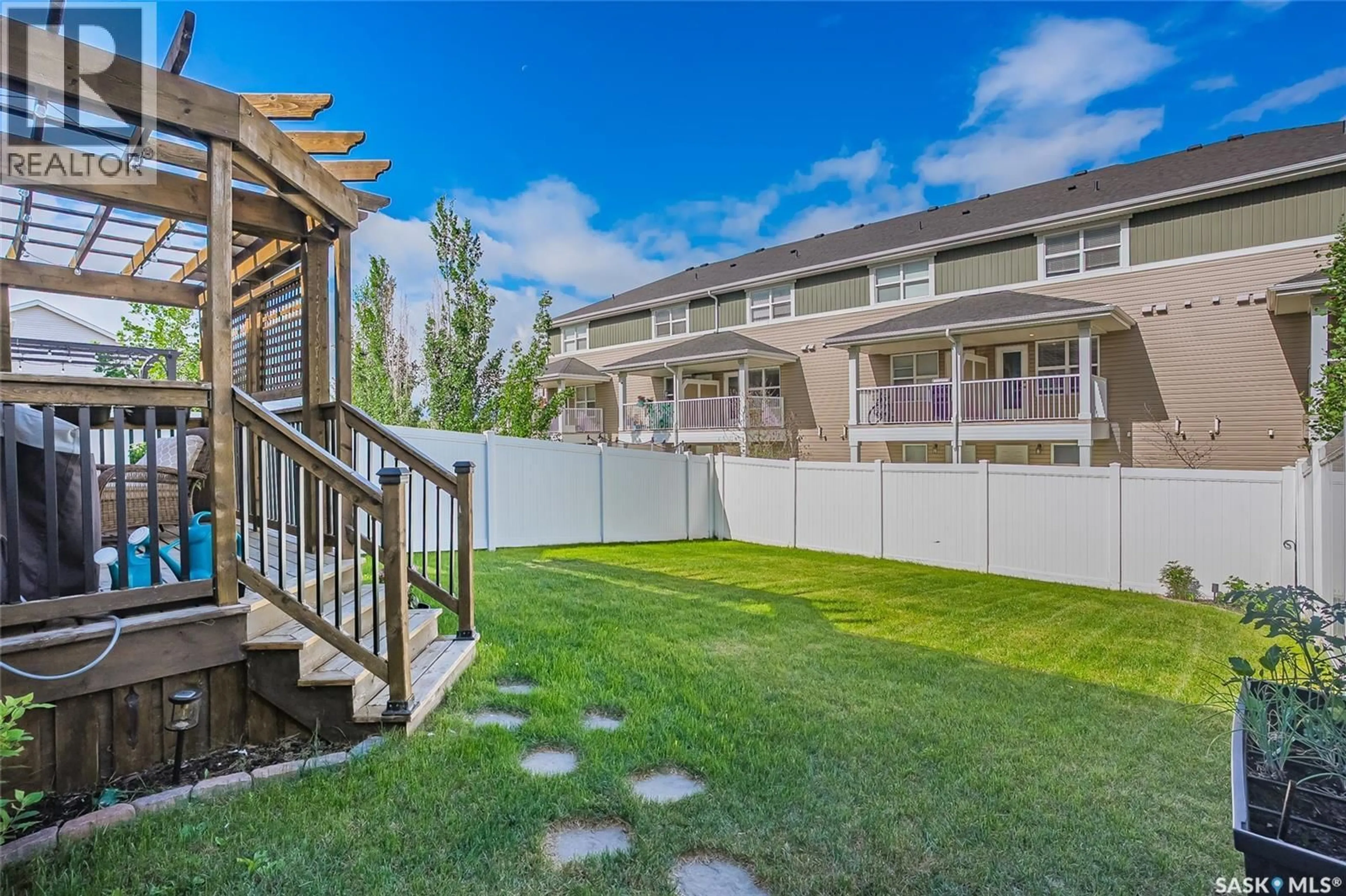 Patio, mountain view for 1057 KOLYNCHUK CRESCENT, Saskatoon Saskatchewan S7T0X4