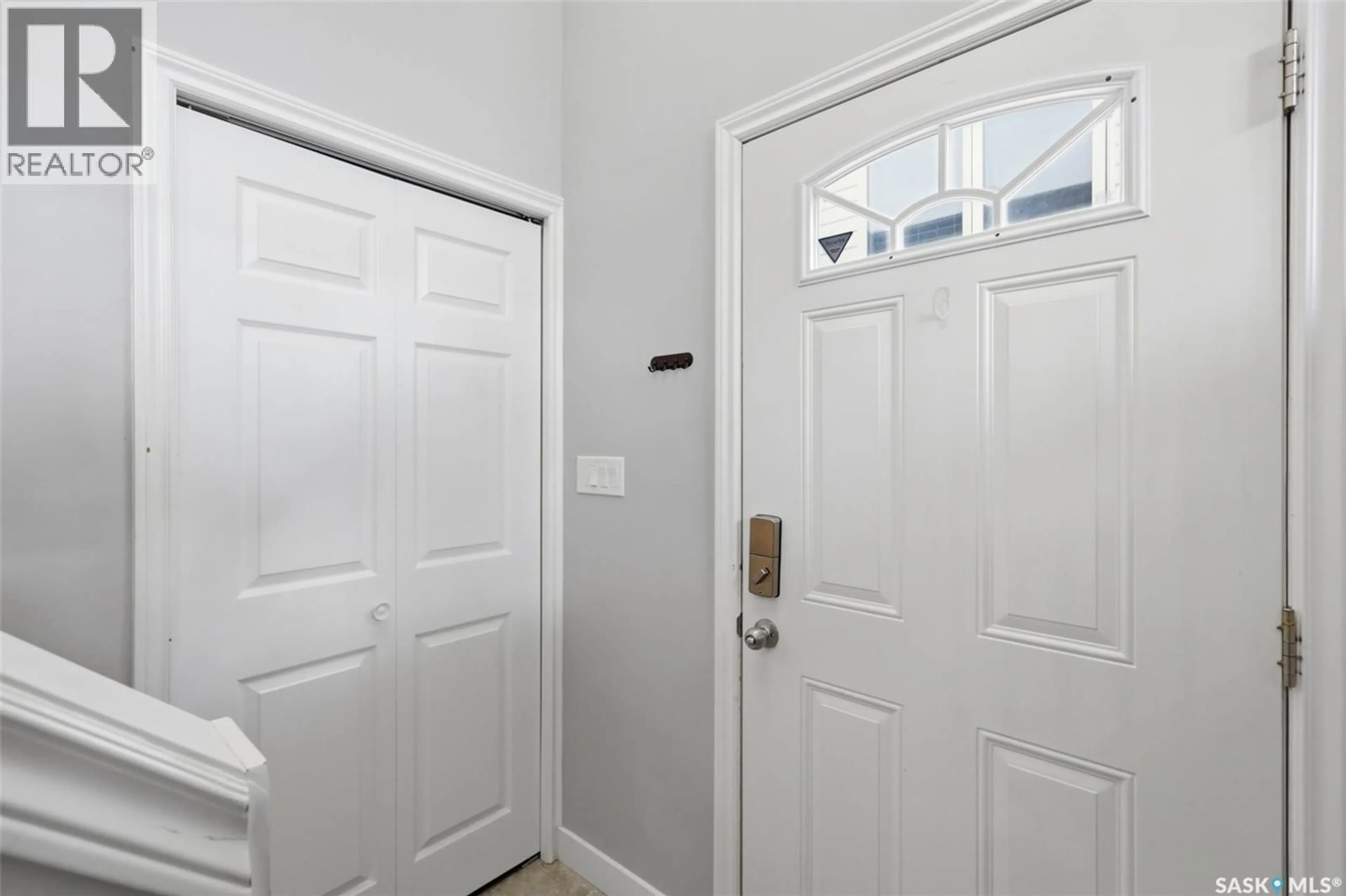 Indoor entryway for 1521 LAURA AVENUE, Saskatoon Saskatchewan S7N2R8