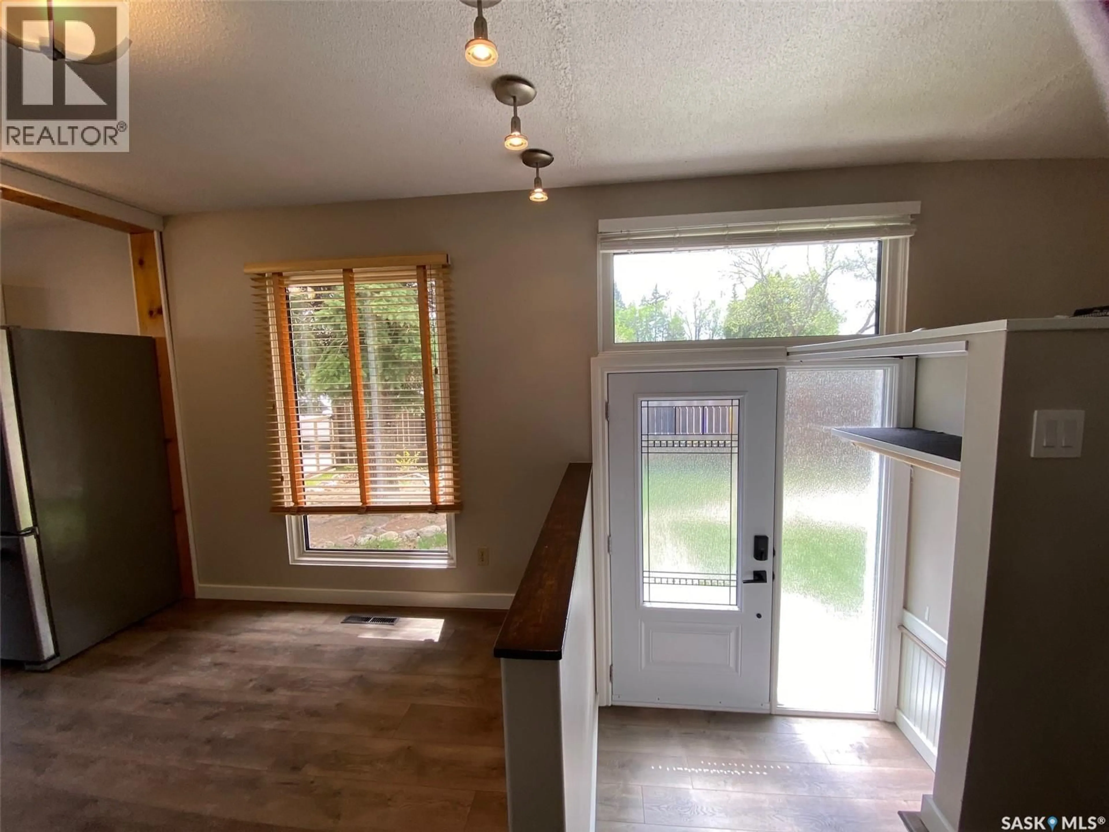 Indoor entryway for 59 DEERWOOD CRESCENT, Yorkton Saskatchewan S3N2M4