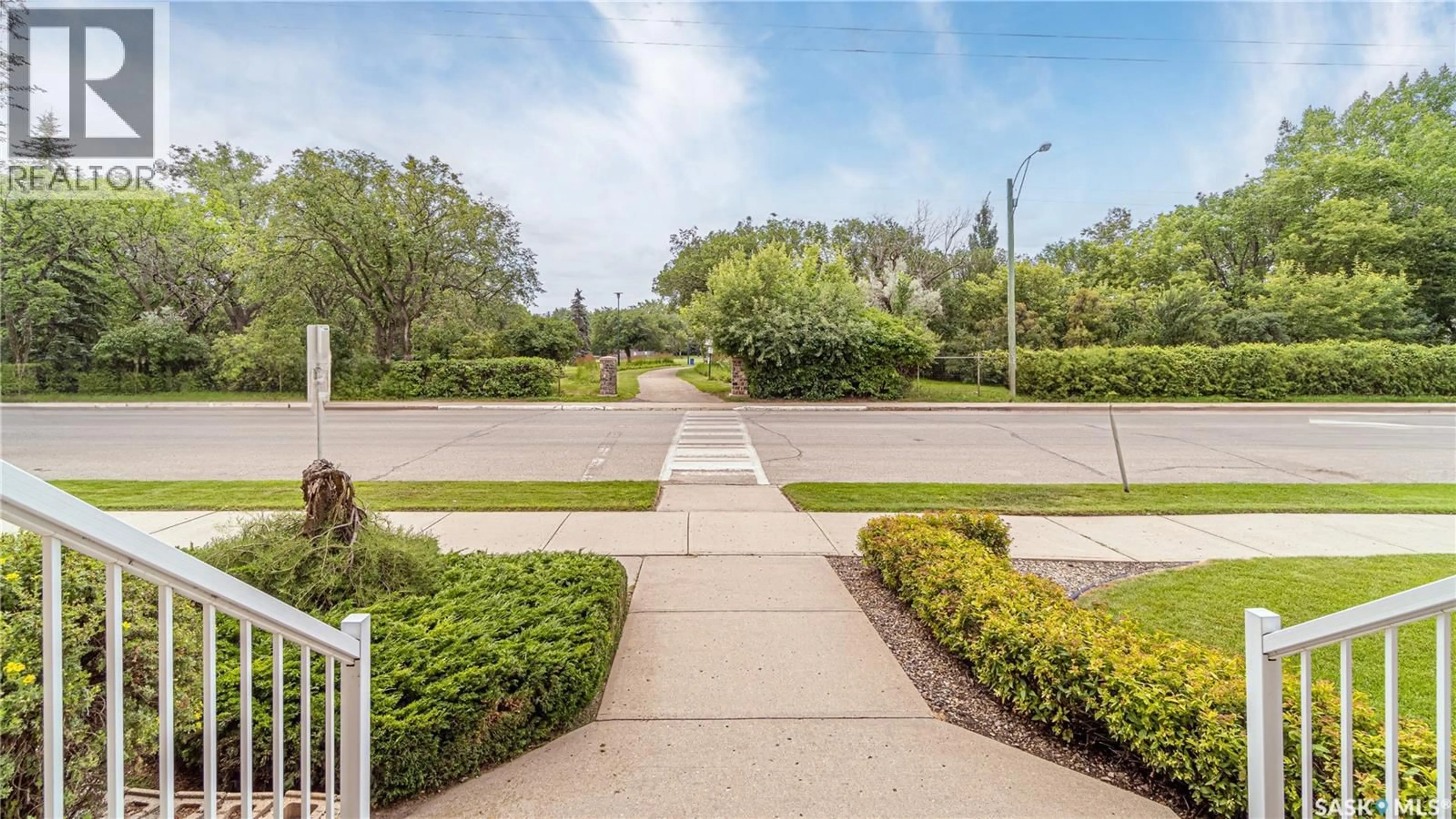 Patio, street for 302 240 ATHABASCA STREET E, Moose Jaw Saskatchewan S6H0L5