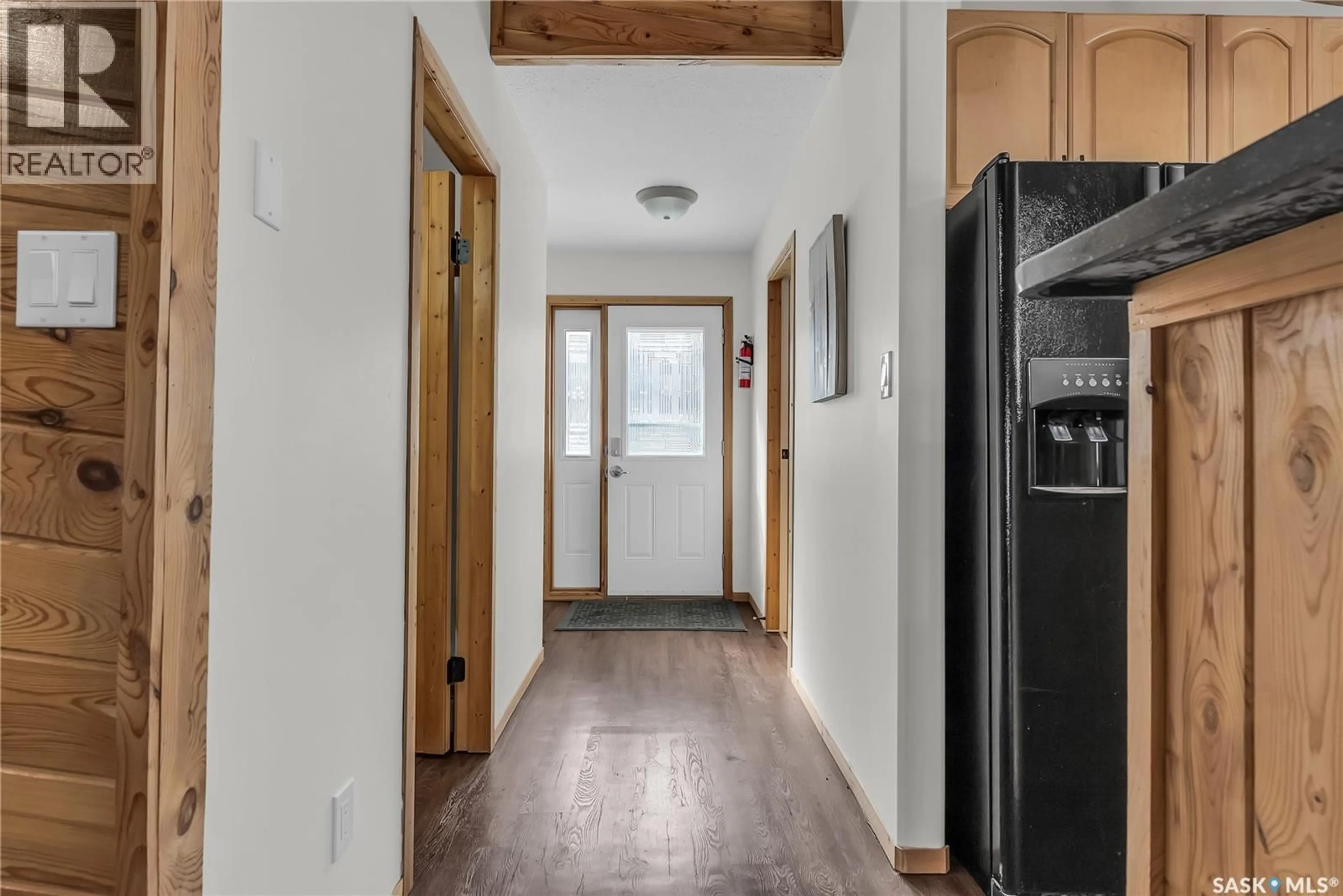 Indoor entryway for 108 IROQUOIS DRIVE, Iroquois Lake Saskatchewan S0J2G0
