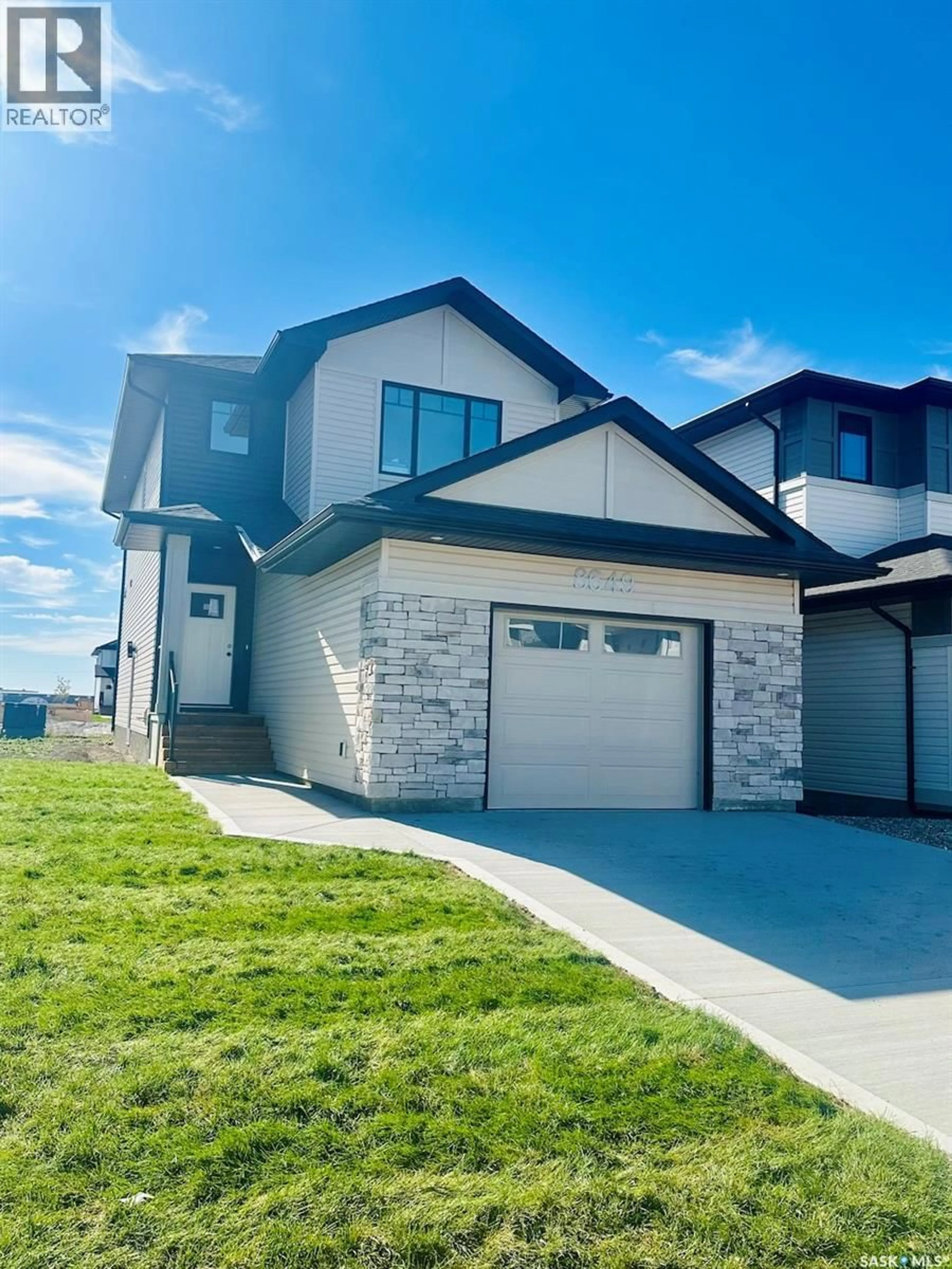 Home with vinyl exterior material, street for 8649 WHEAT CRESCENT, Regina Saskatchewan S4Y0H3