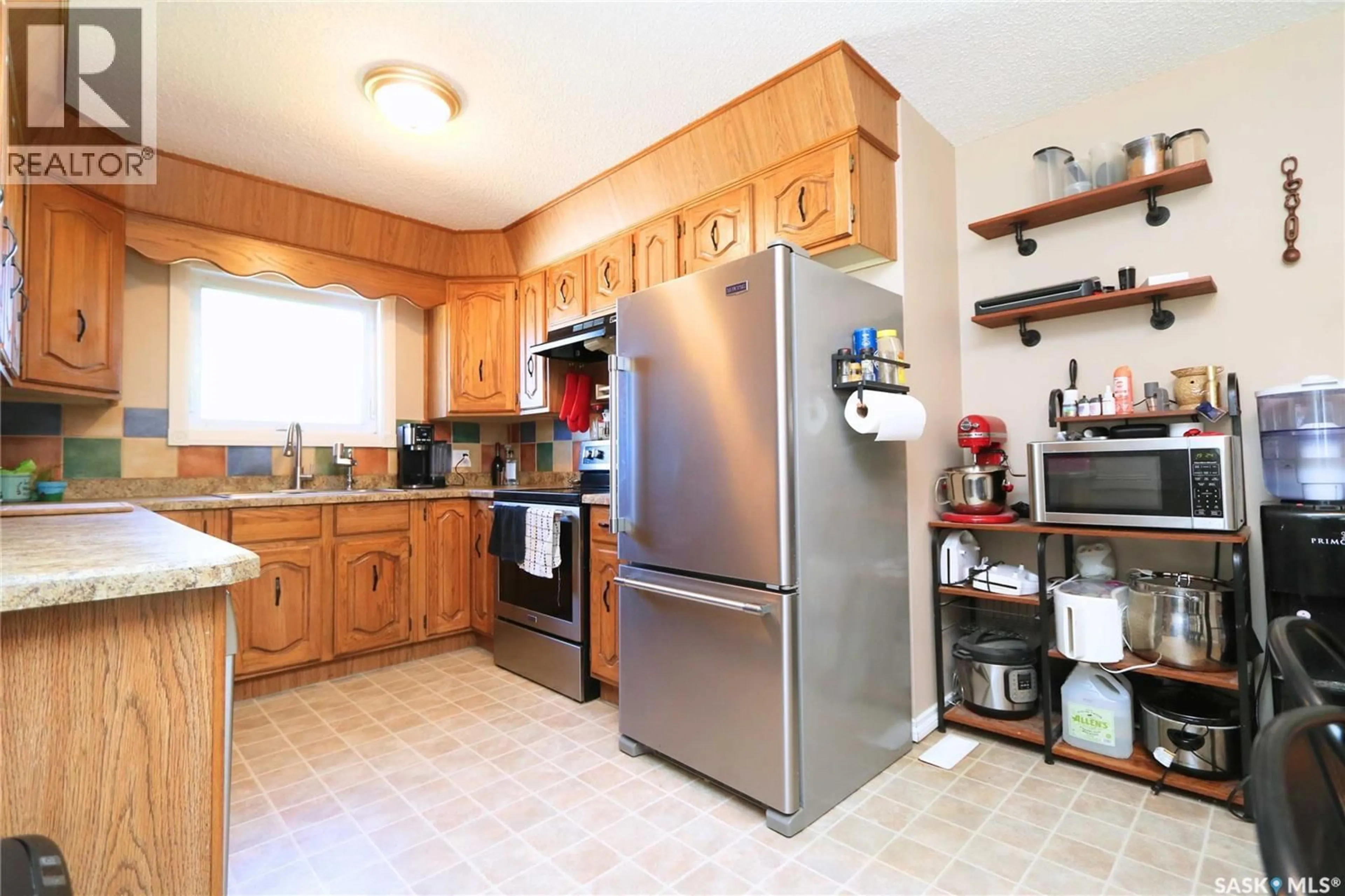 Standard kitchen, unknown for 185 MCBURNEY DRIVE, Yorkton Saskatchewan S3N3N1