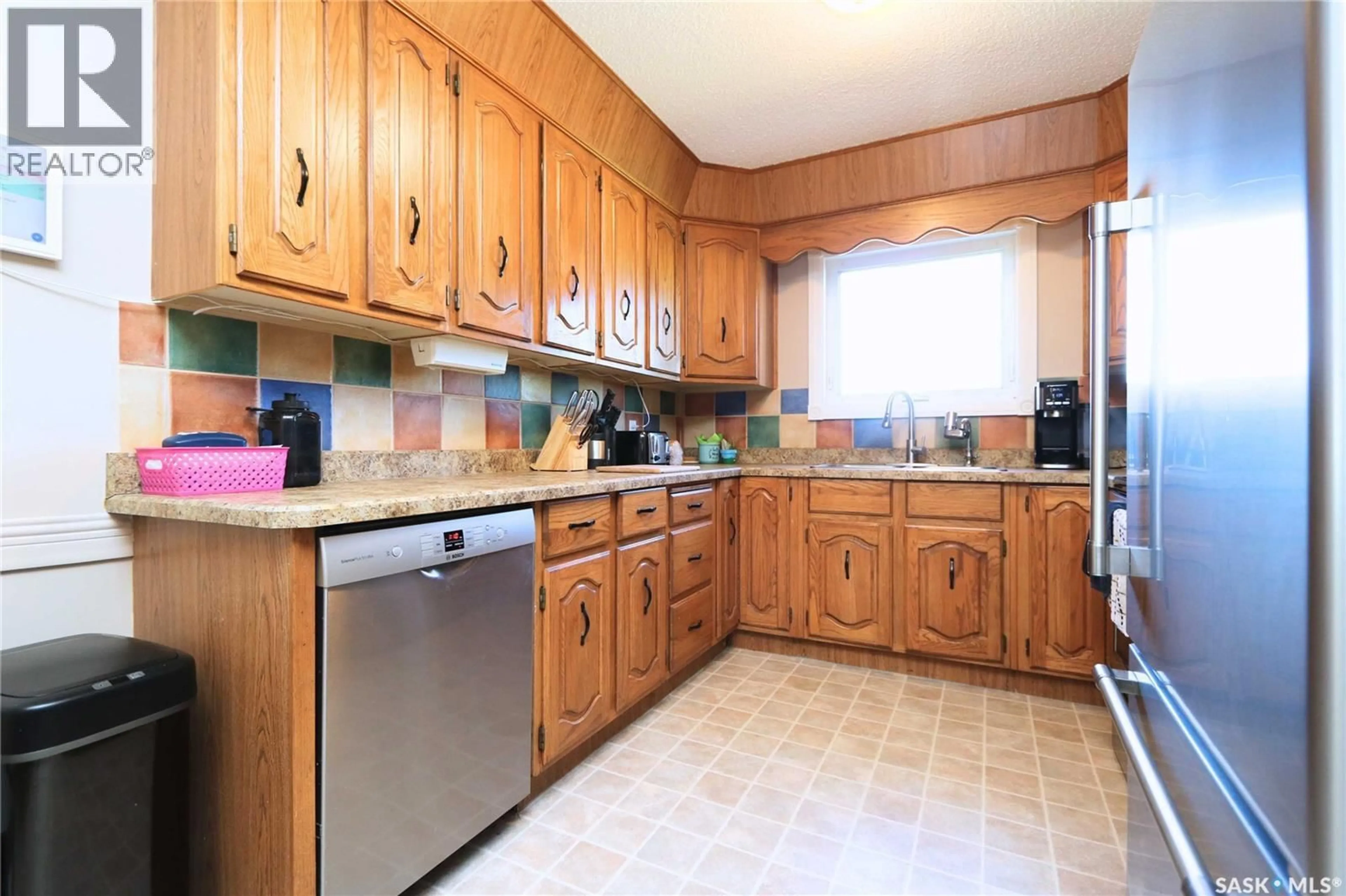 Standard kitchen, unknown for 185 MCBURNEY DRIVE, Yorkton Saskatchewan S3N3N1