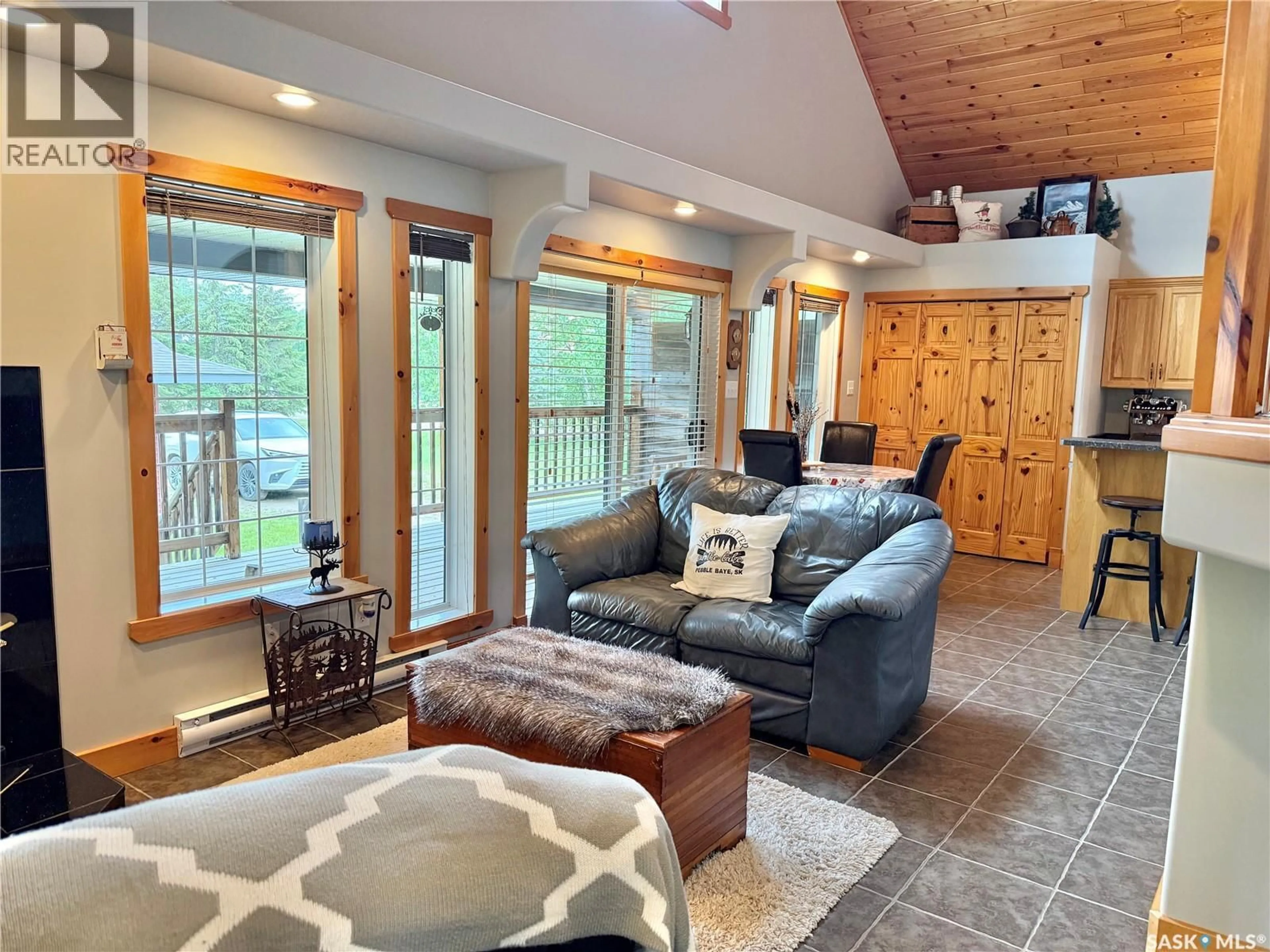 Living room with furniture, unknown for 327 VENTURE ROAD, Pebble Baye Saskatchewan S0J2G0