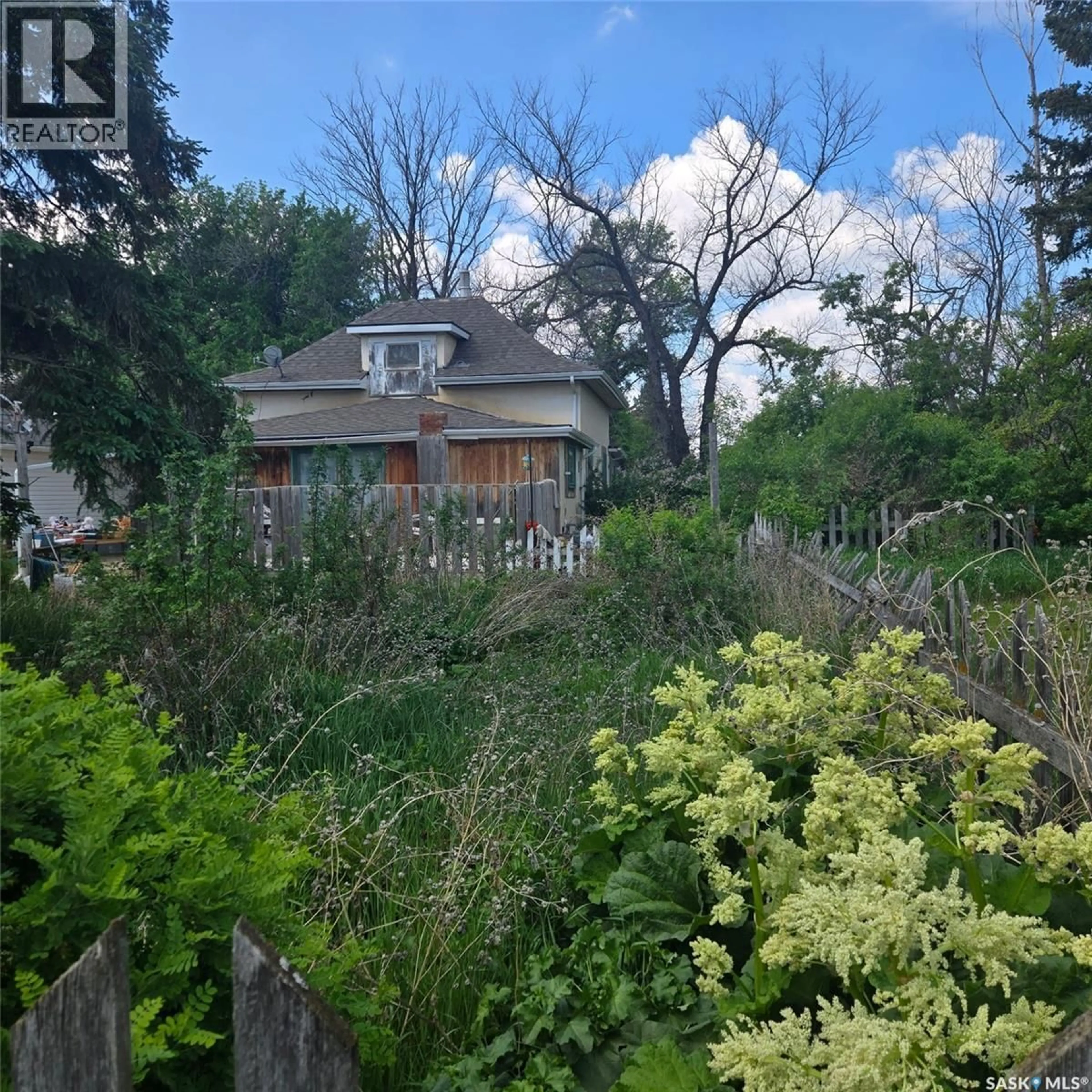 A pic from outside/outdoor area/front of a property/back of a property/a pic from drone, street for 209 BOUNTY STREET, Conquest Saskatchewan S0L0L0