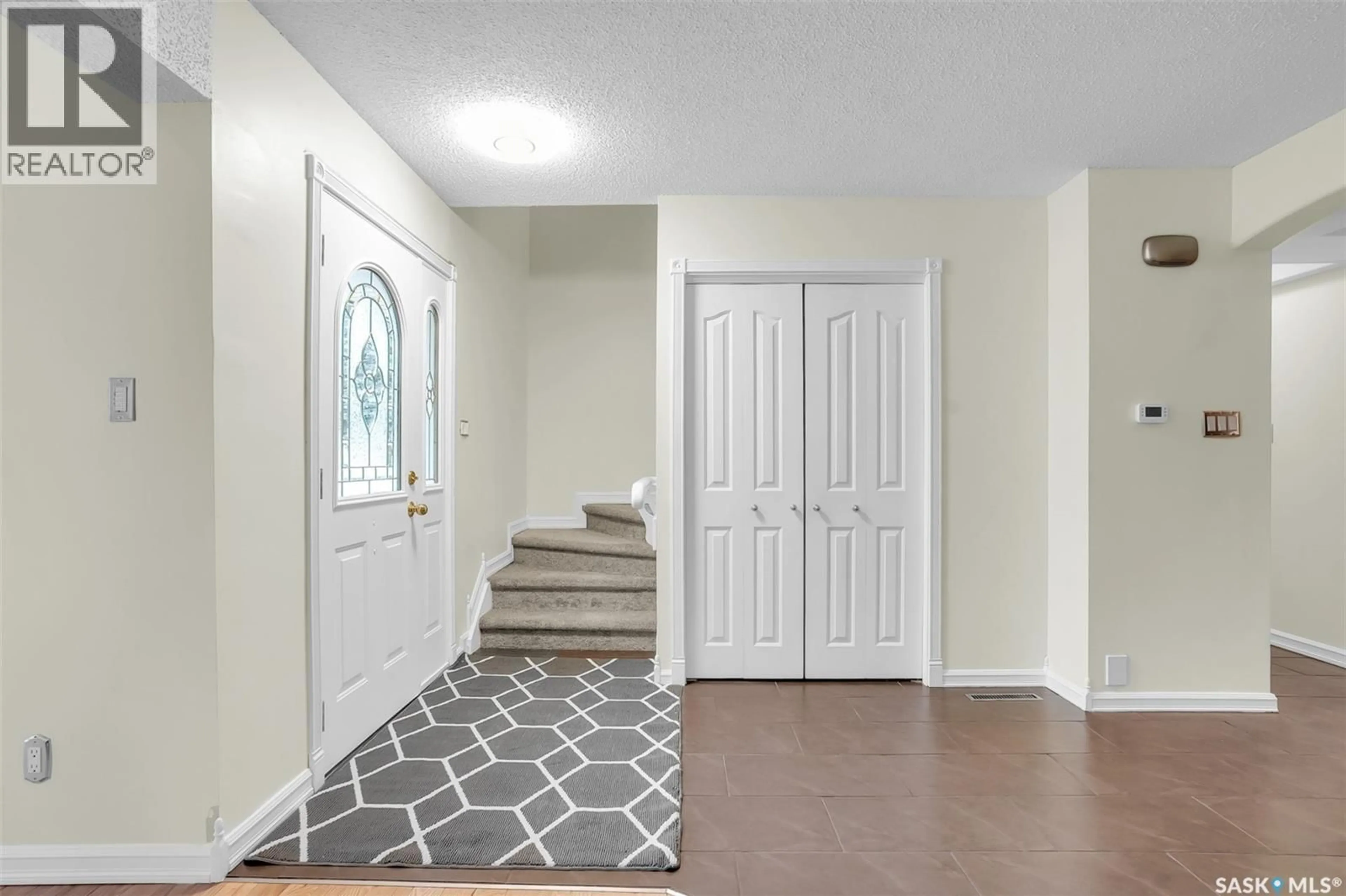 Indoor entryway for 3445 CAEN STREET, Saskatoon Saskatchewan S7M3P5
