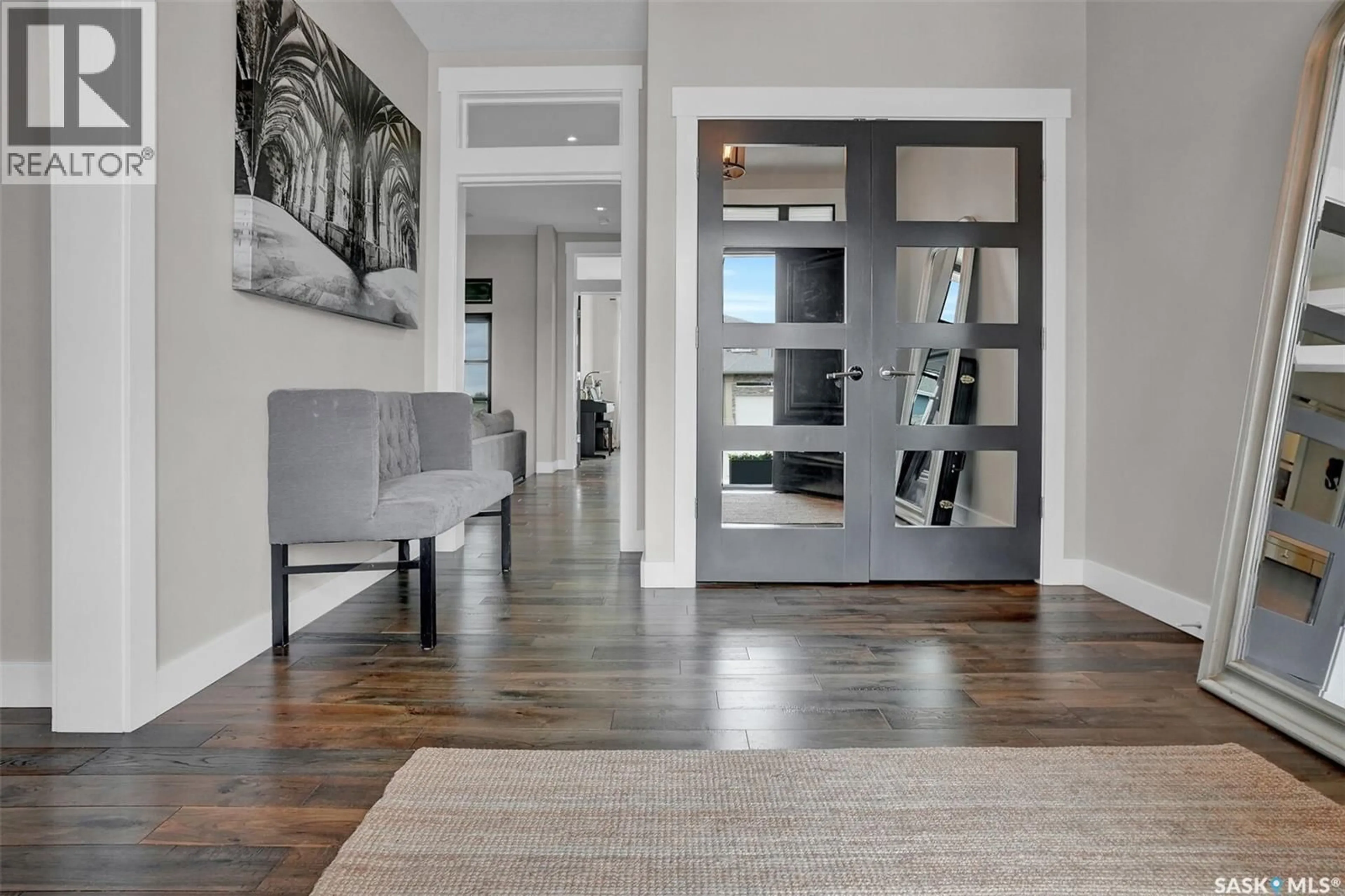 Indoor entryway for 308 BROOKVIEW DRIVE, Regina Saskatchewan S4Y0B2