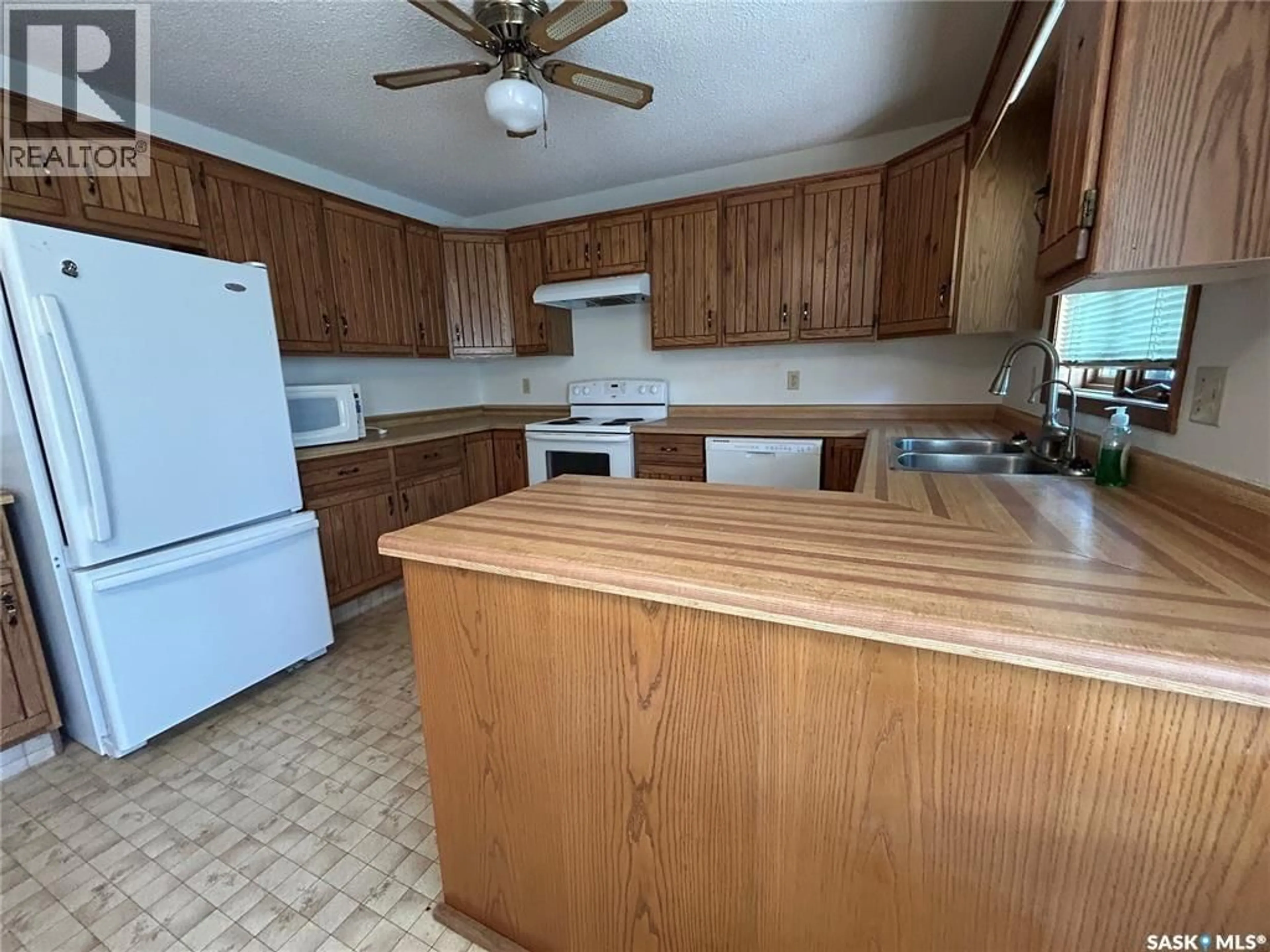 Standard kitchen, unknown for 8 MCCULLOCH STREET, Fillmore Saskatchewan S0A1N0