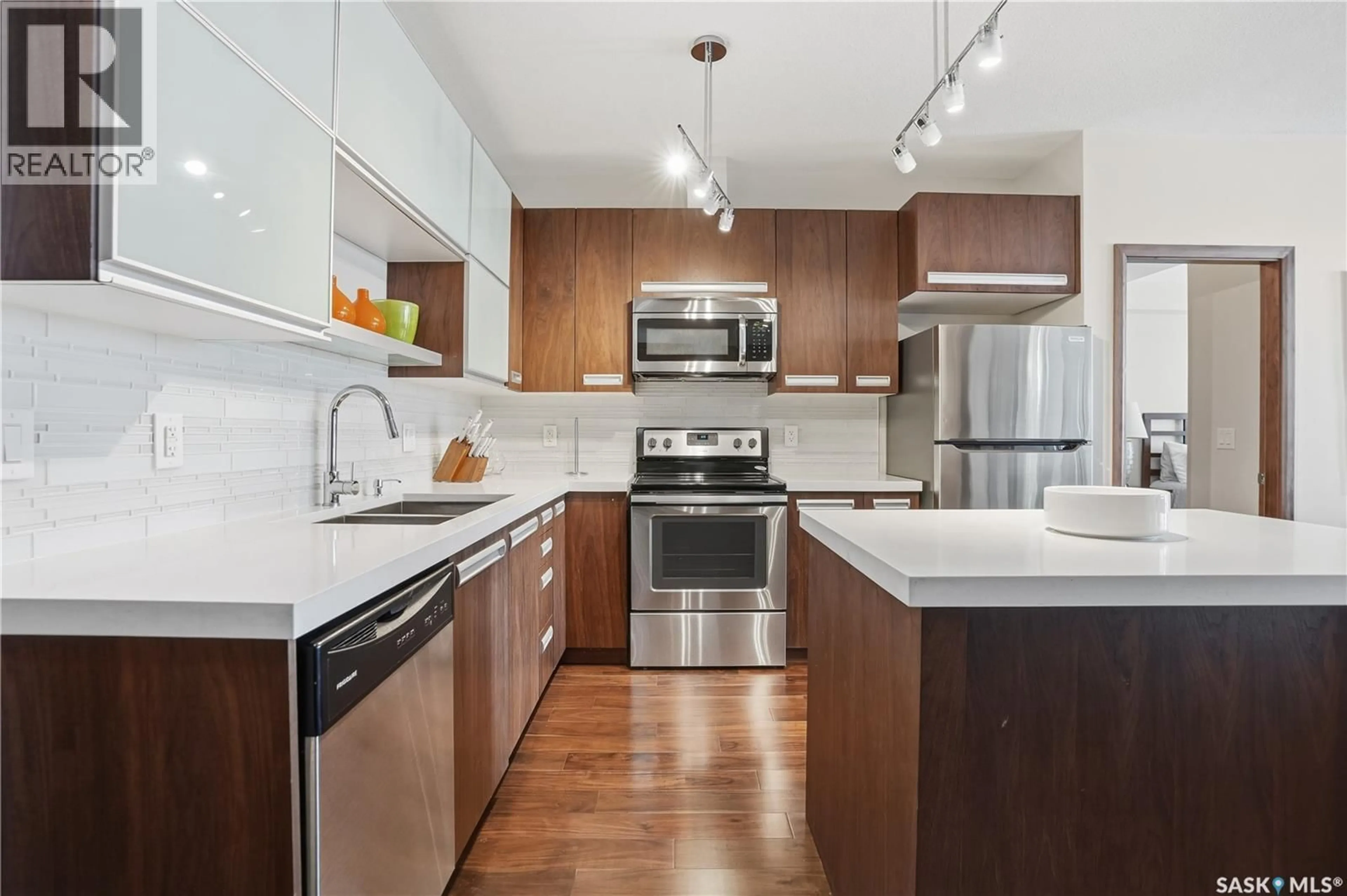 Unknown for 203 - 2101 HESELTINE ROAD, Regina Saskatchewan S4V3H1