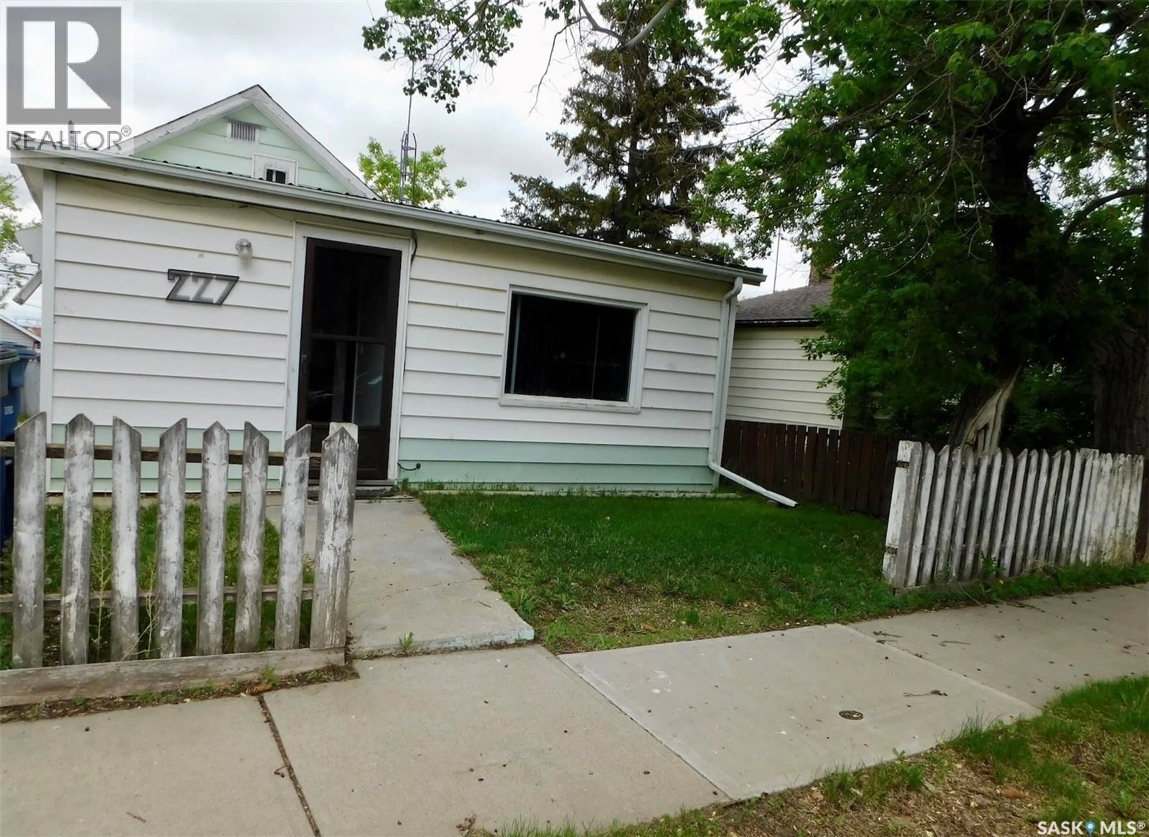 Shed for 227 2ND AVENUE, Assiniboia Saskatchewan S0H0B0