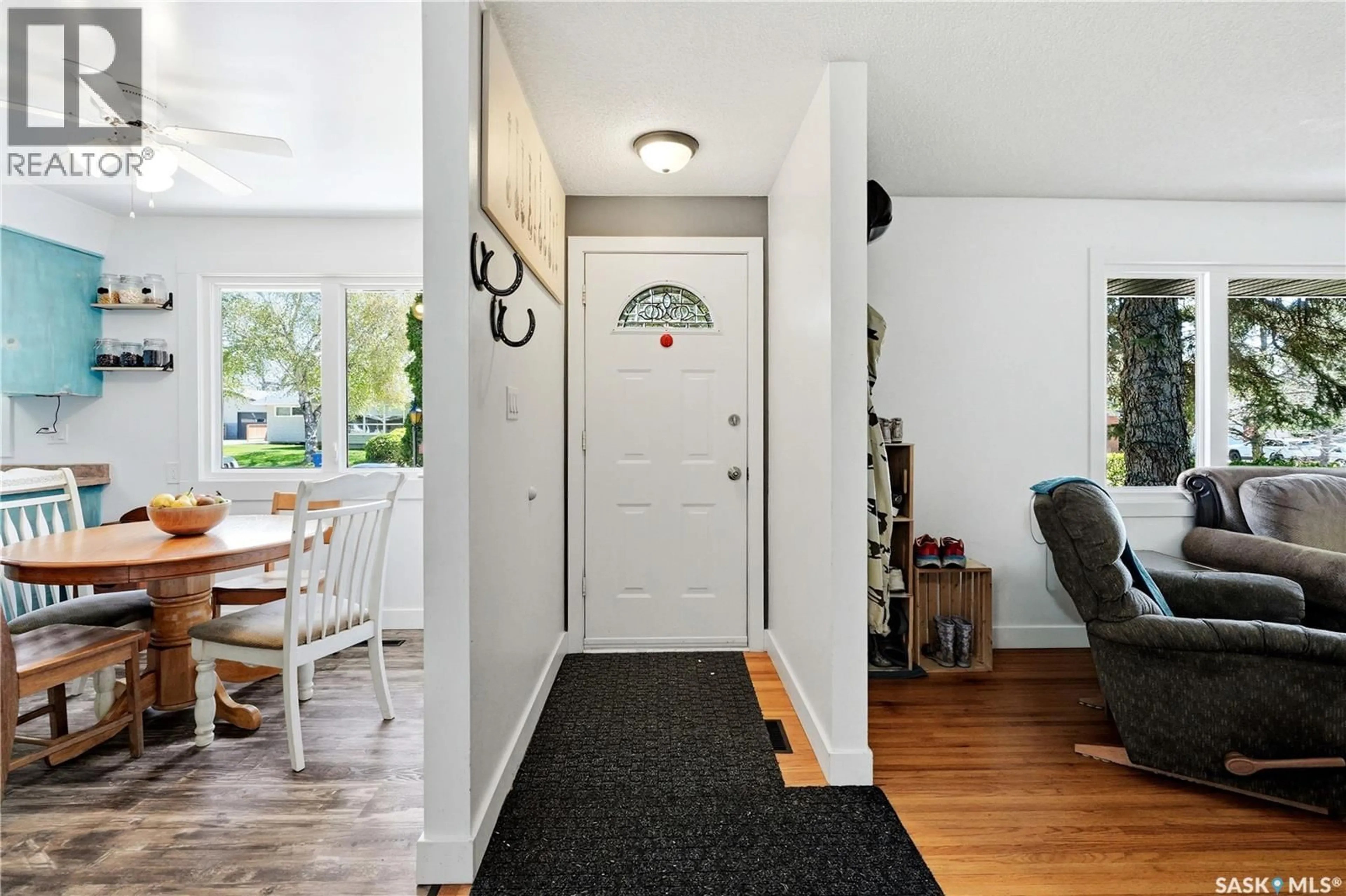 Indoor entryway for 3322 HARRINGTON STREET, Saskatoon Saskatchewan S7H3Y1