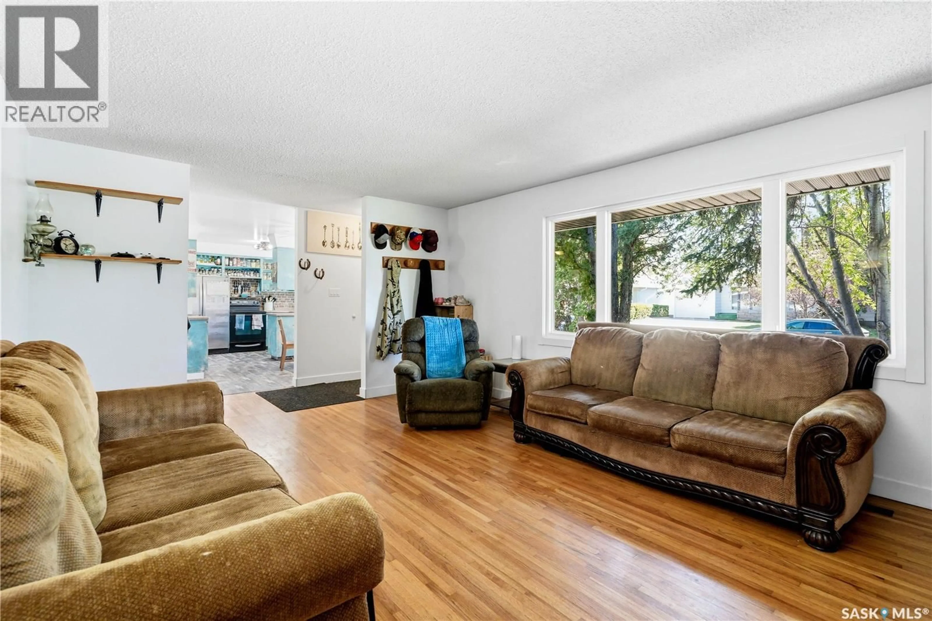 Living room with furniture, unknown for 3322 HARRINGTON STREET, Saskatoon Saskatchewan S7H3Y1