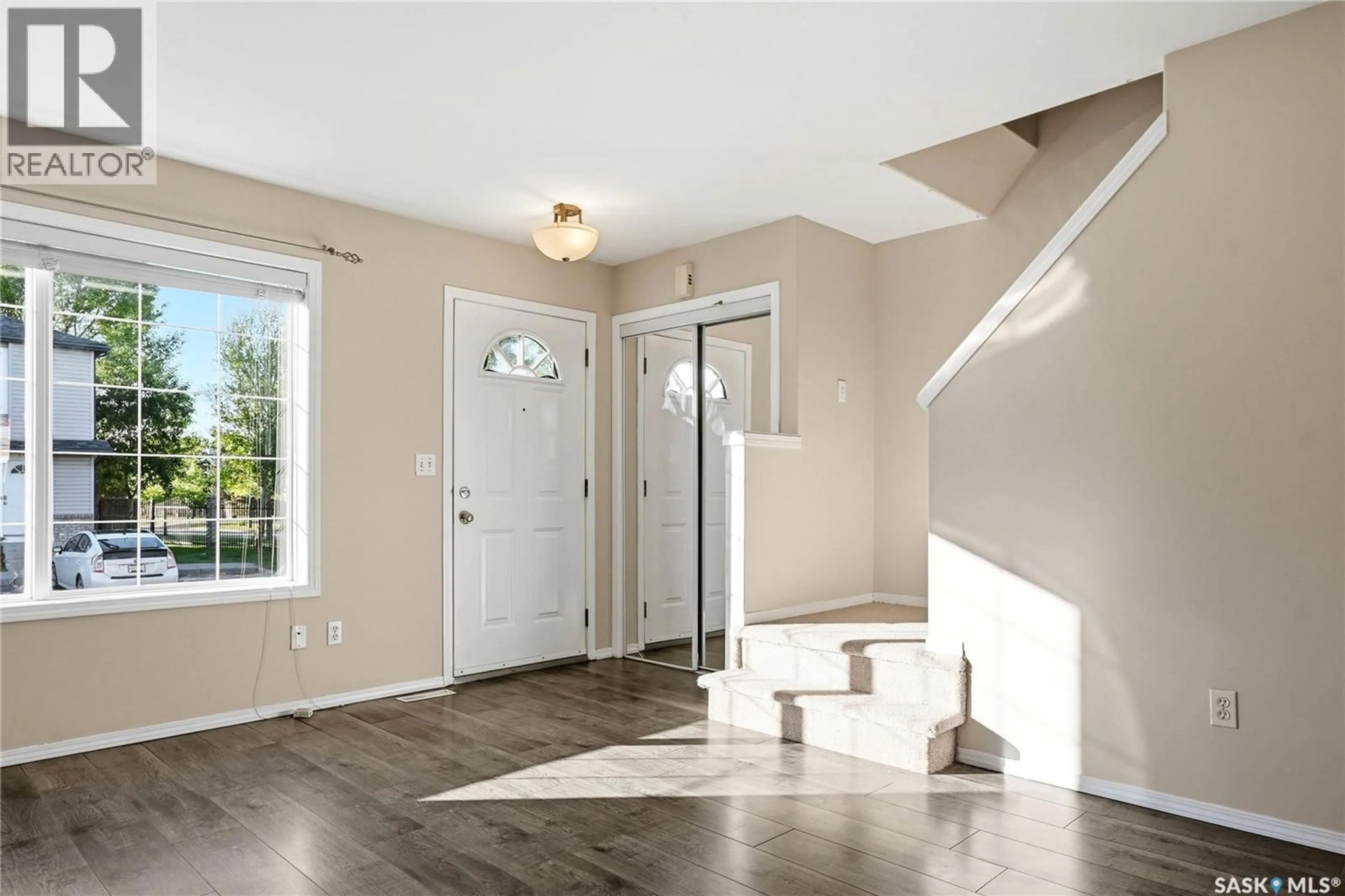 Indoor entryway for 203 - 670 KENDERDINE ROAD, Saskatoon Saskatchewan S7N4W2