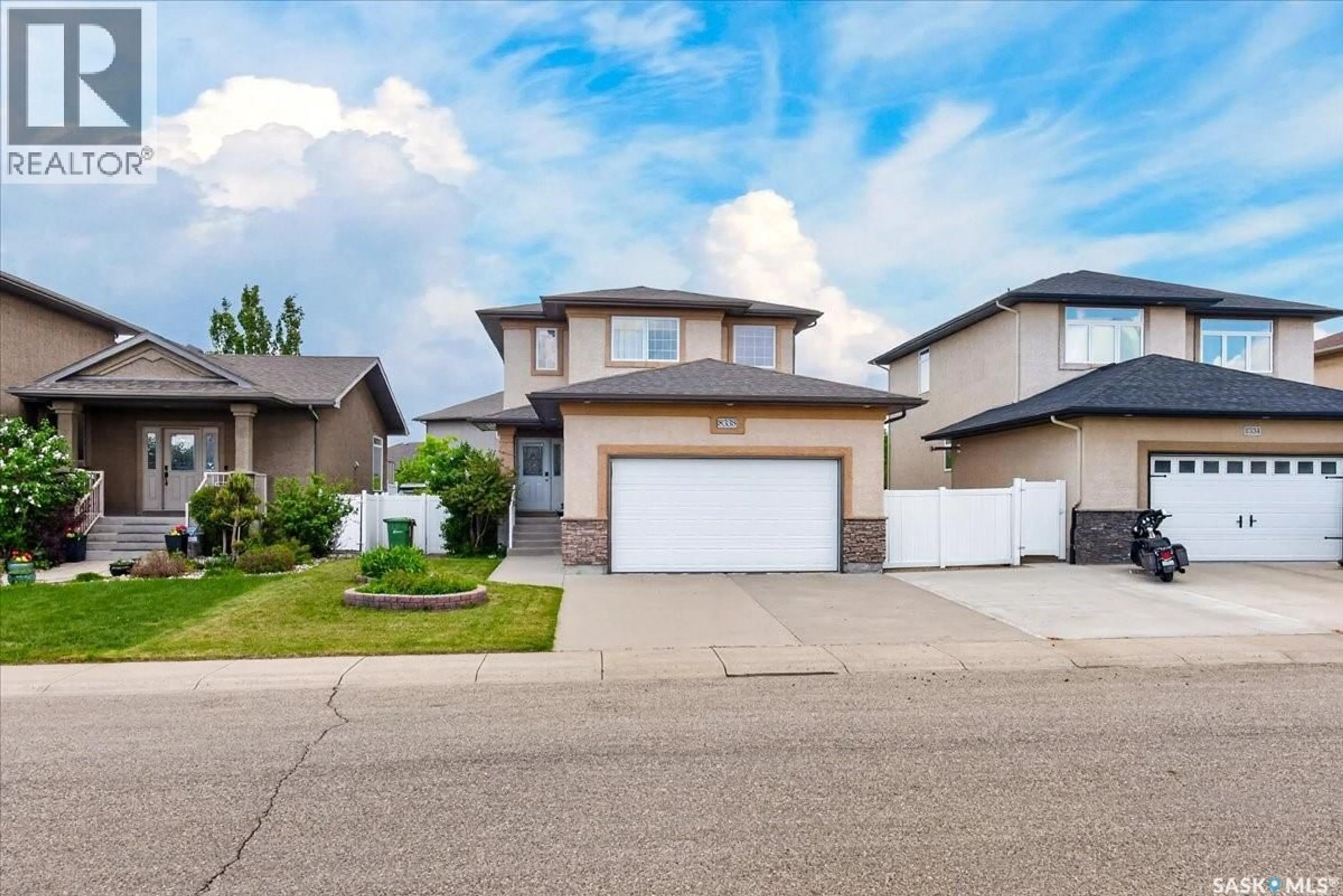 Unknown for 8338 WASCANA GARDENS WAY, Regina Saskatchewan S4V1E8