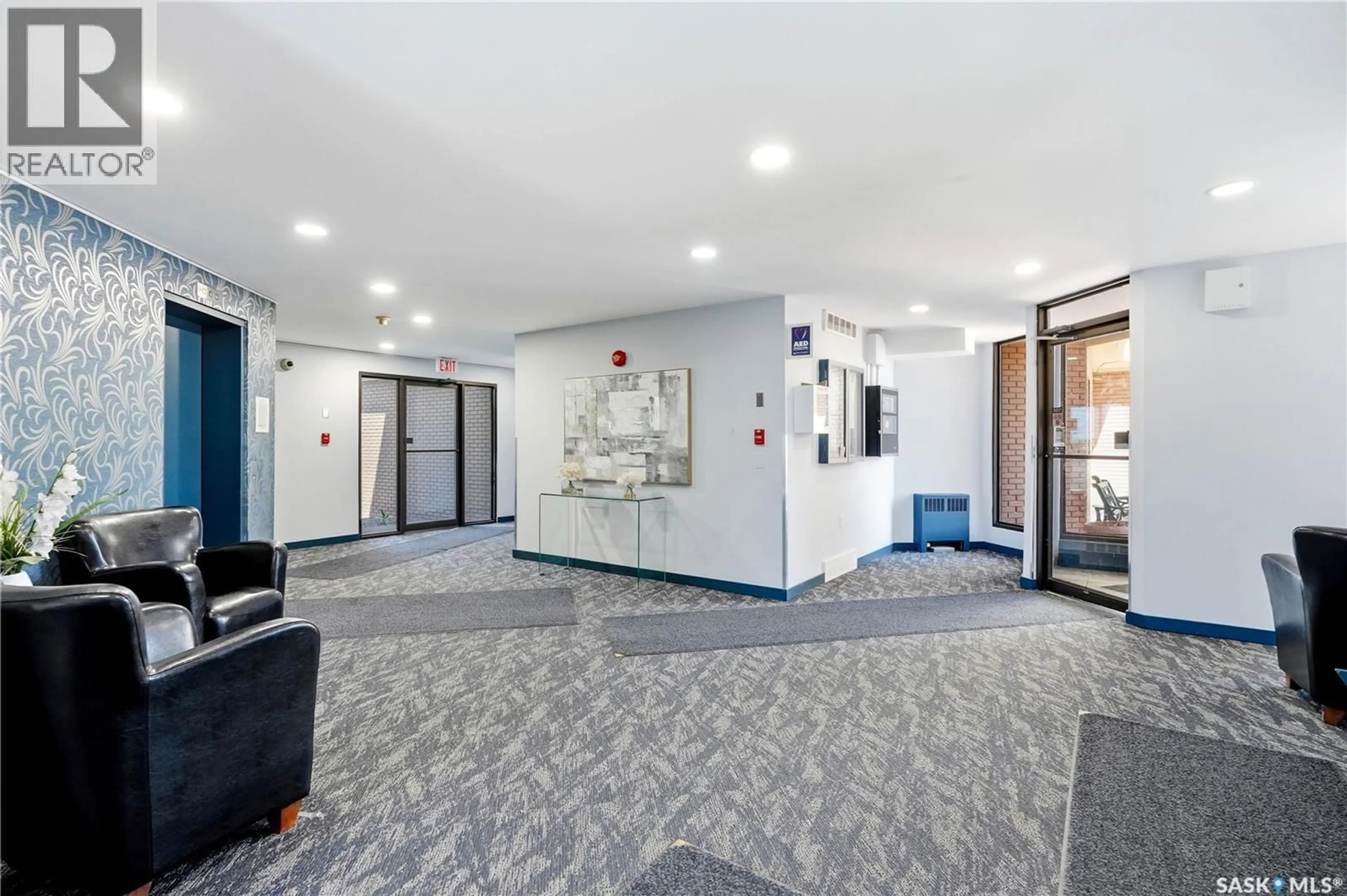 Indoor foyer for 212 3420 PARK STREET, Regina Saskatchewan S4V2M9