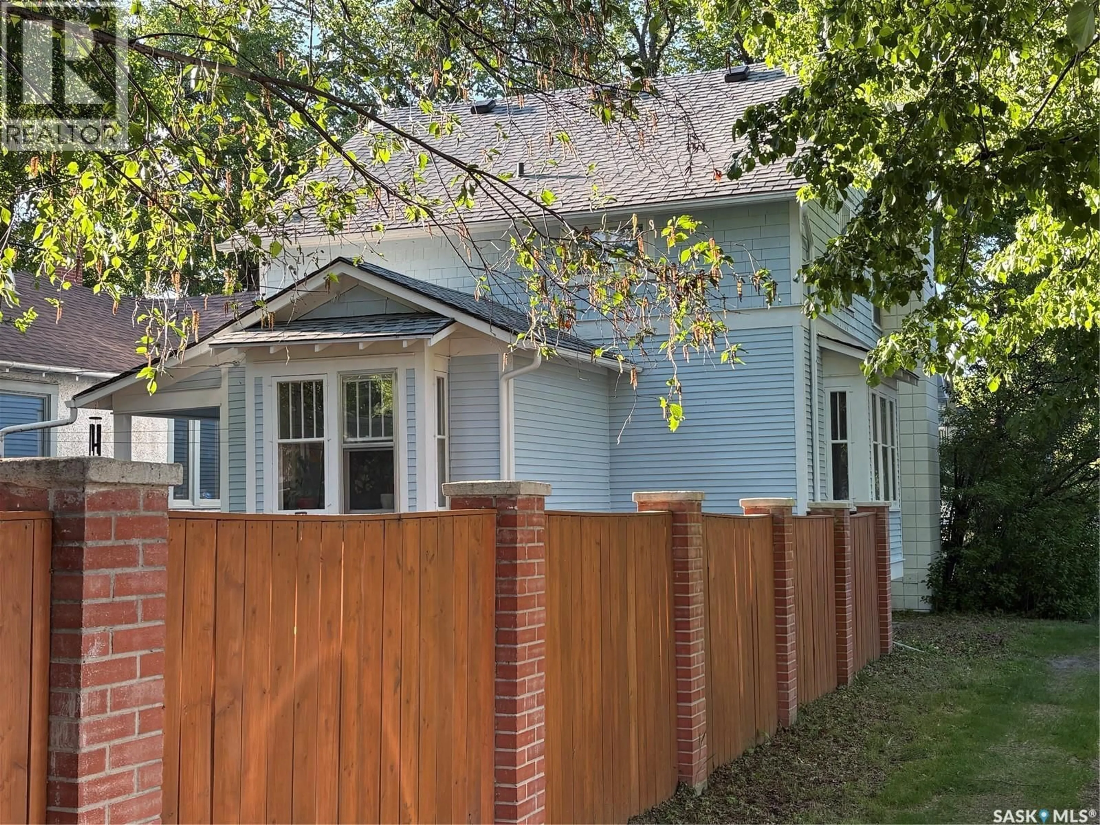 Unknown for 734 10TH STREET, Saskatoon Saskatchewan S7H0H1