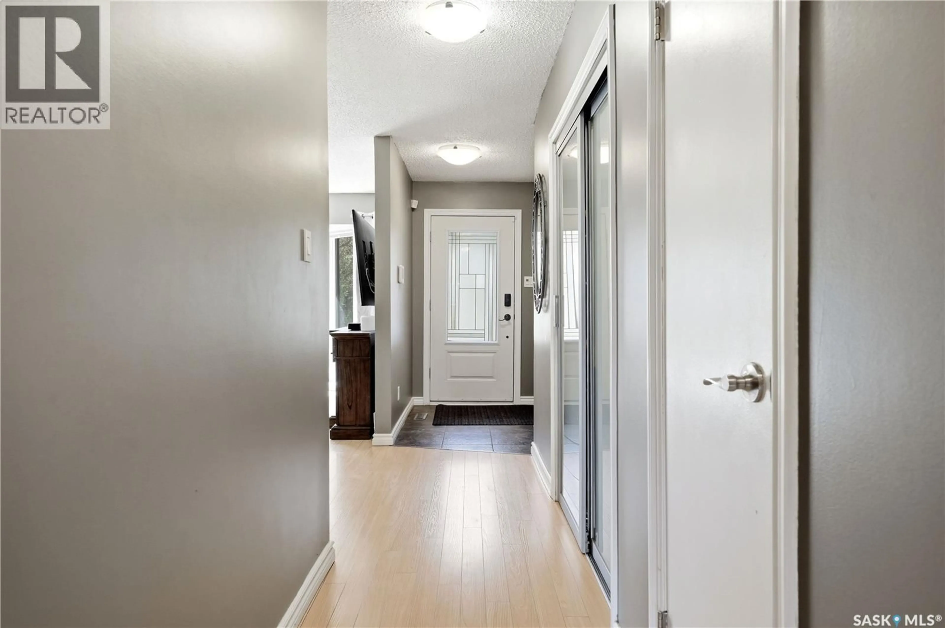 Indoor entryway for 179 MERLIN CRESCENT, Regina Saskatchewan S4R3E6