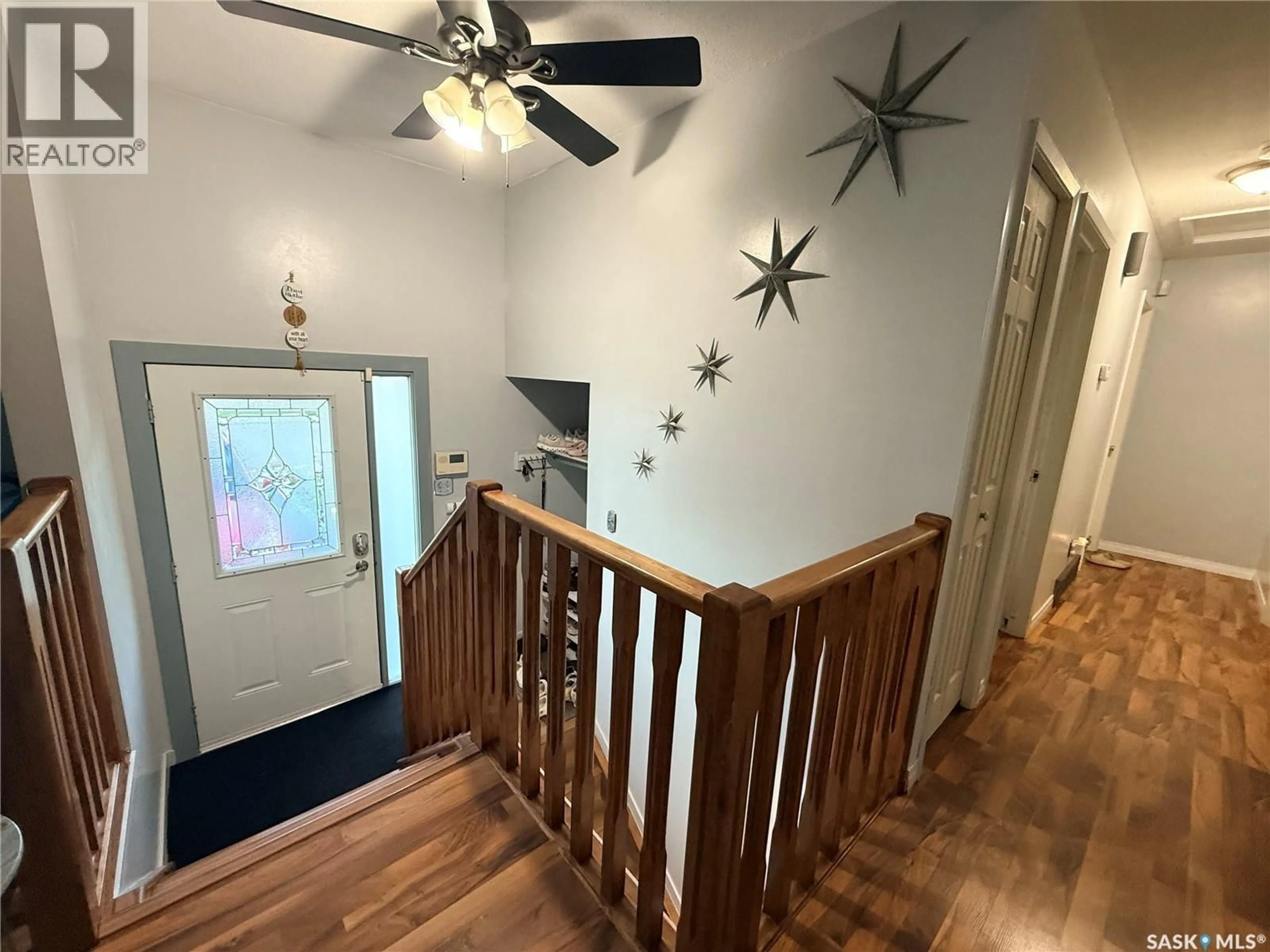 Indoor entryway for 39 BYERS CRESCENT, Saskatoon Saskatchewan S7L4H1