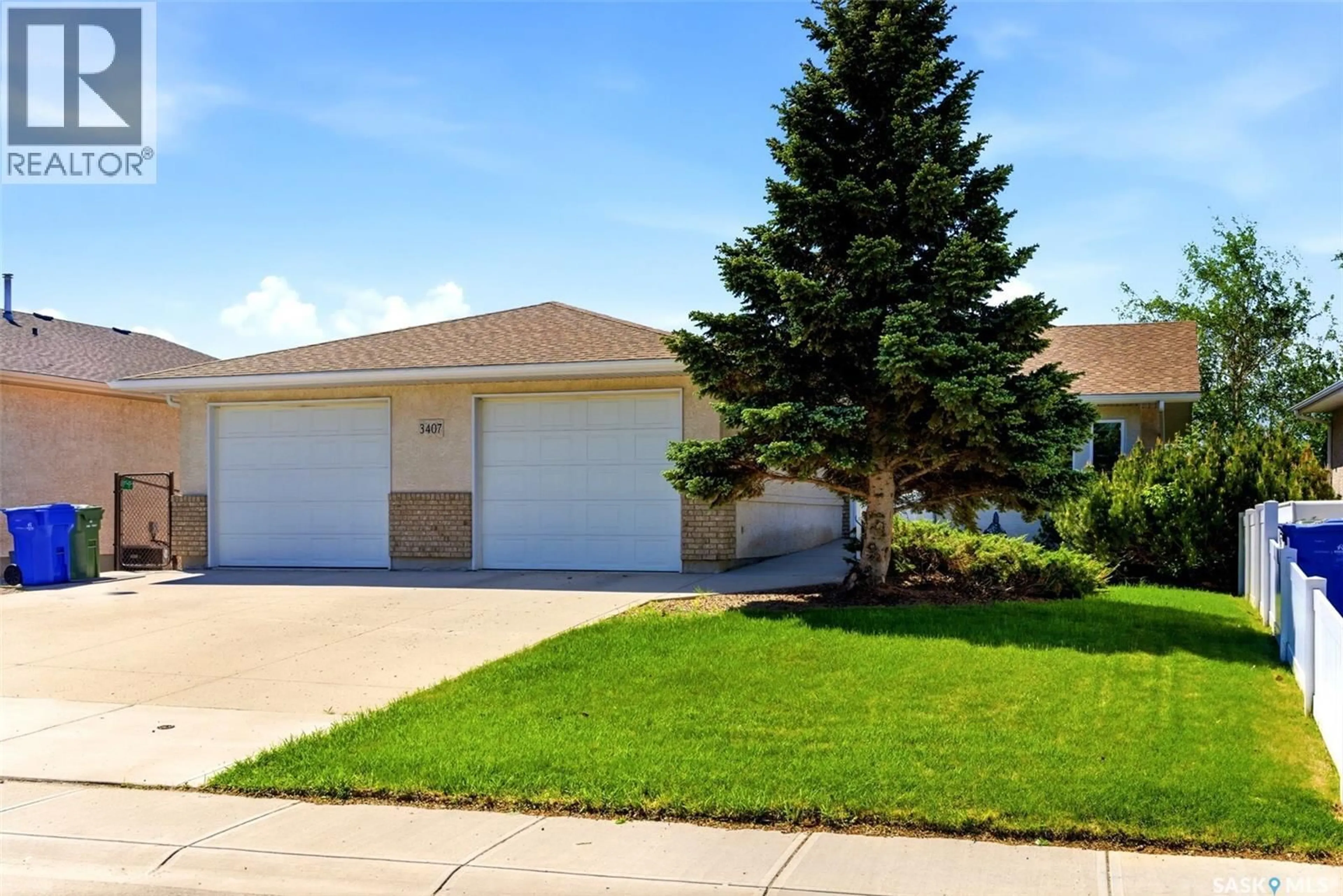Home with vinyl exterior material, street for 3407 BISHOP CRESCENT, Regina Saskatchewan S4Z1A1