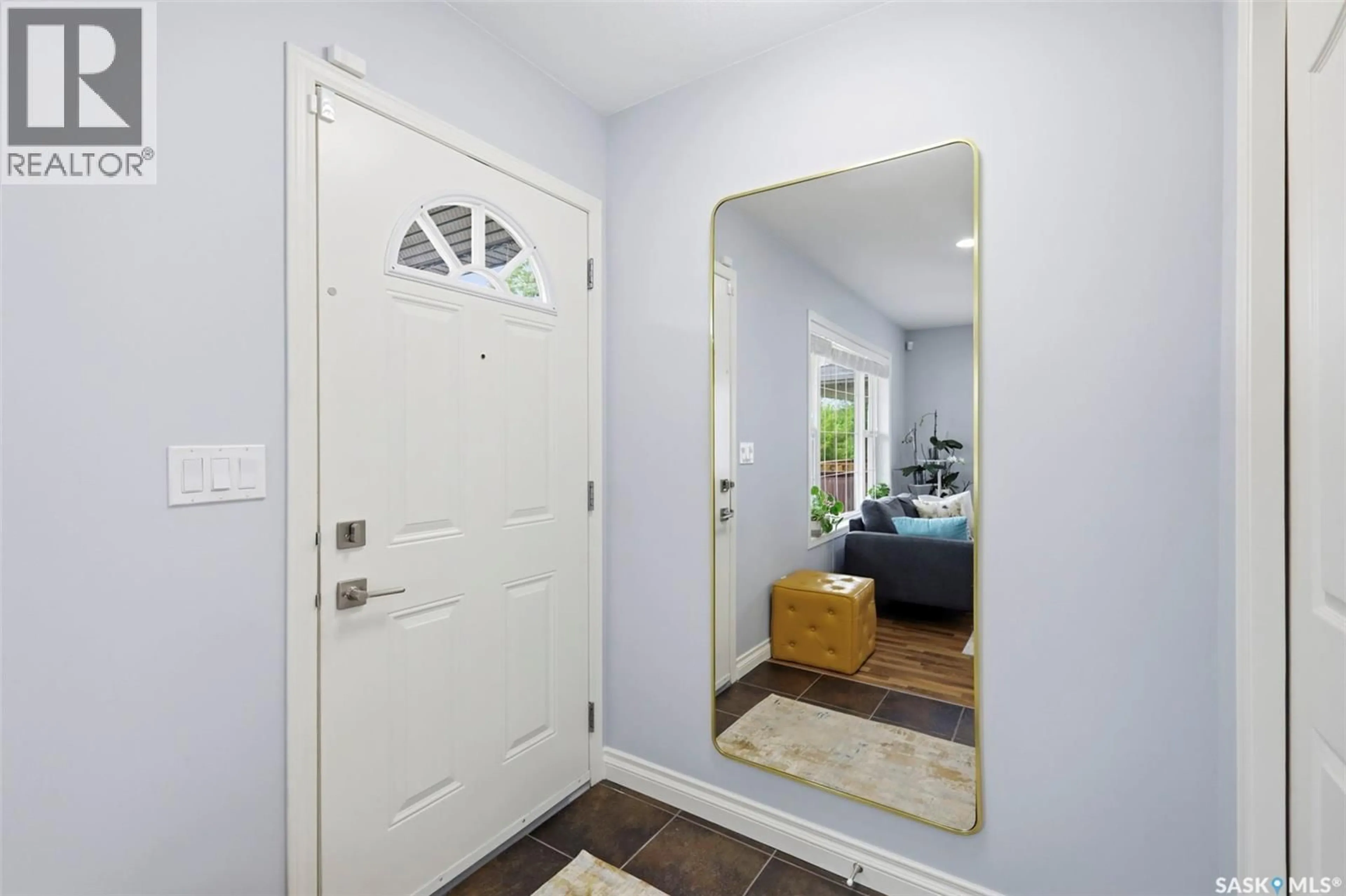 Indoor entryway for 722 LAMARSH LANE, Saskatoon Saskatchewan S7W1B6