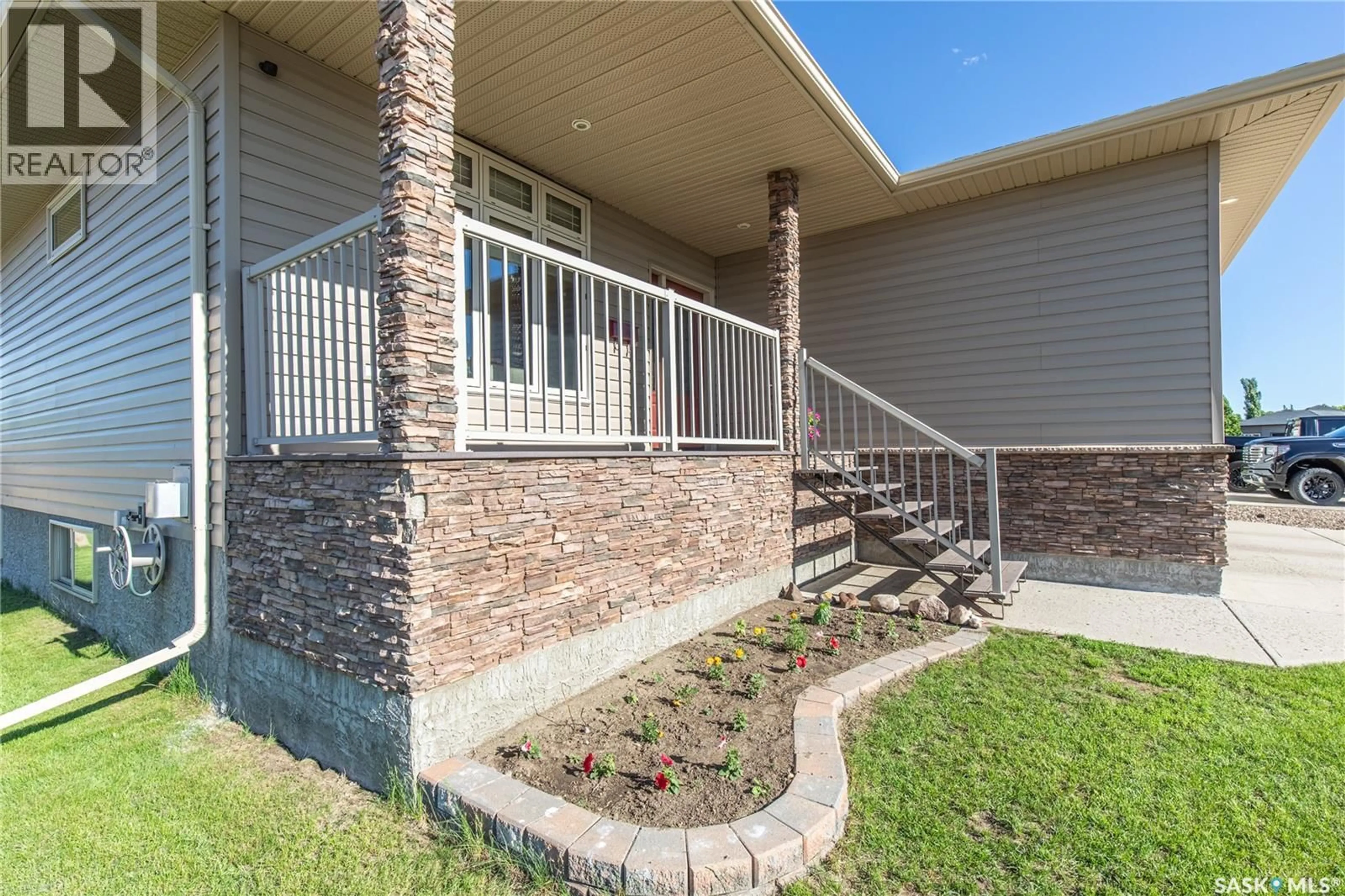 Unknown for 27 BELMONT CRESCENT, Moose Jaw Saskatchewan S6K1C5