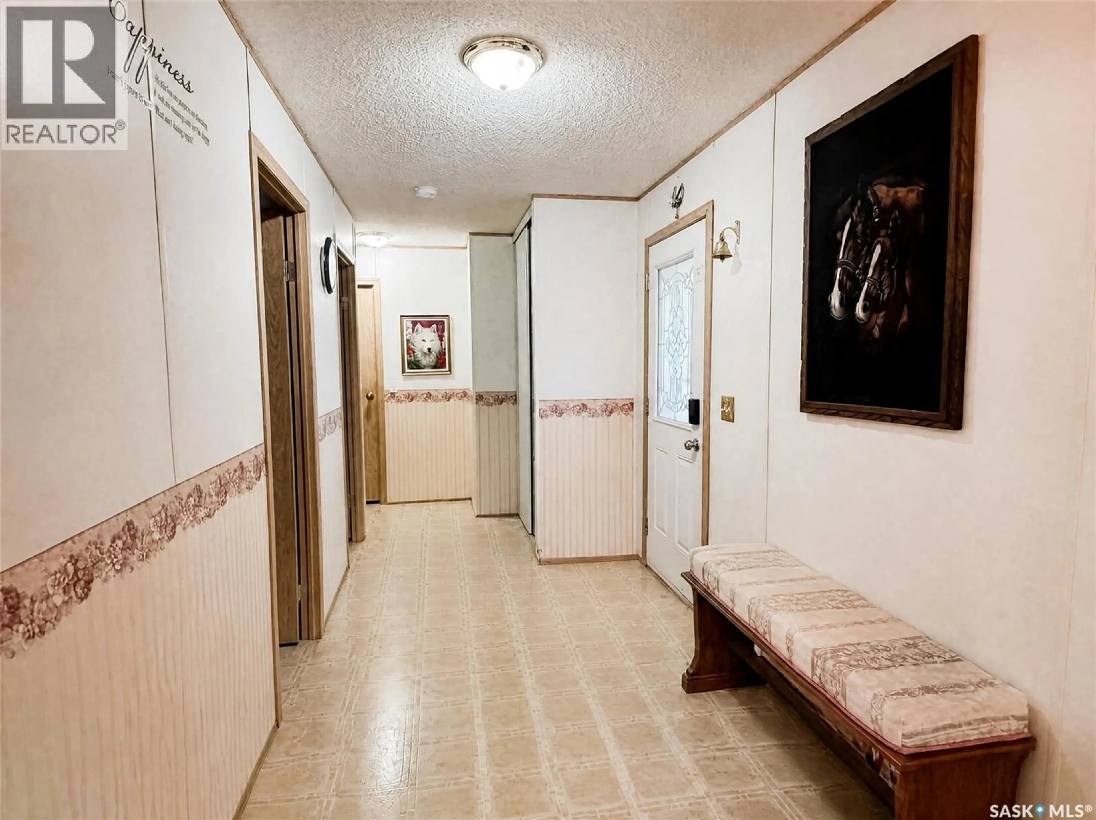Indoor foyer for E - 501 7TH AVENUE, Meadow Lake Saskatchewan S9X1X9