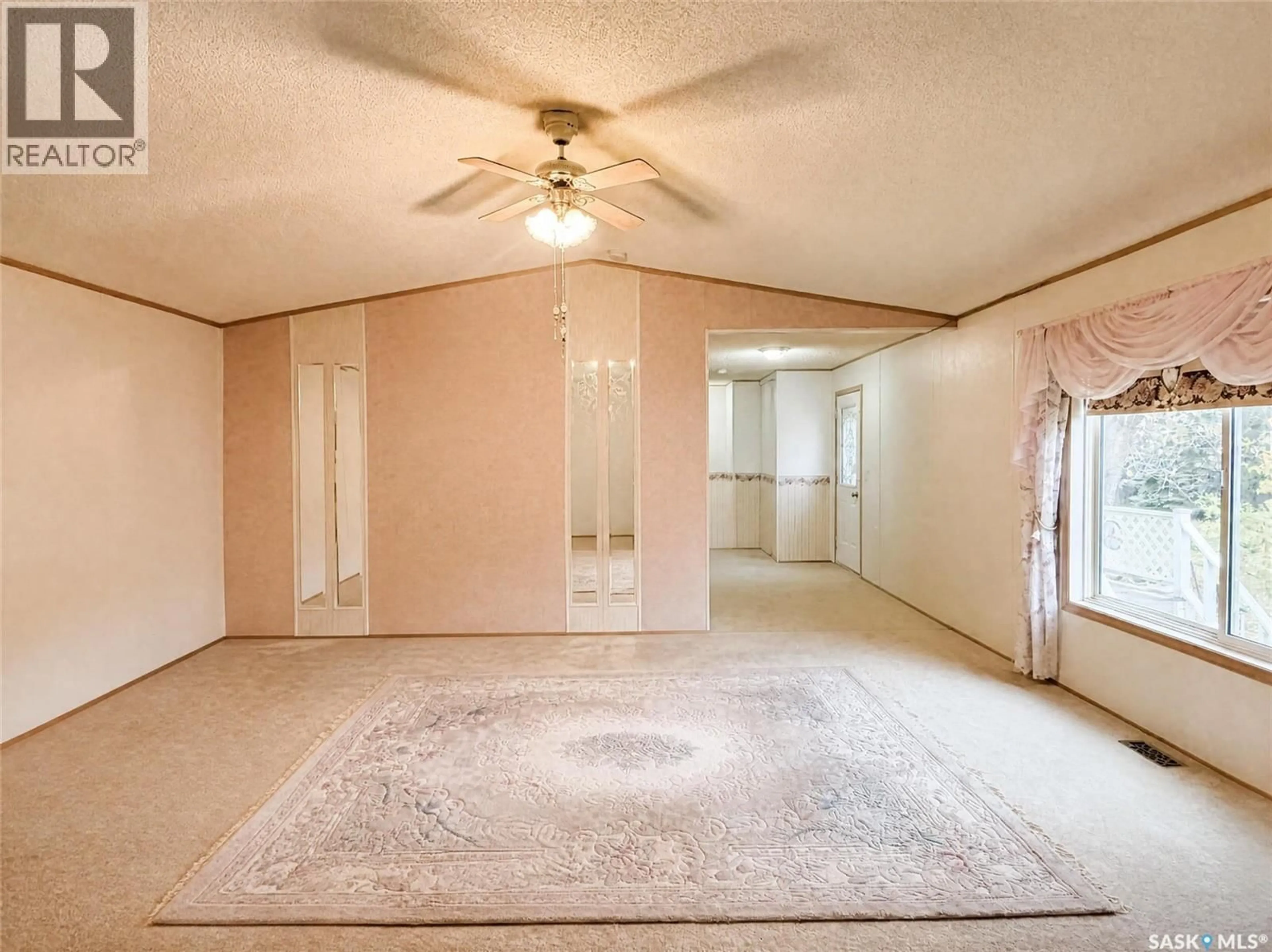 A pic of a room for E - 501 7TH AVENUE, Meadow Lake Saskatchewan S9X1X9
