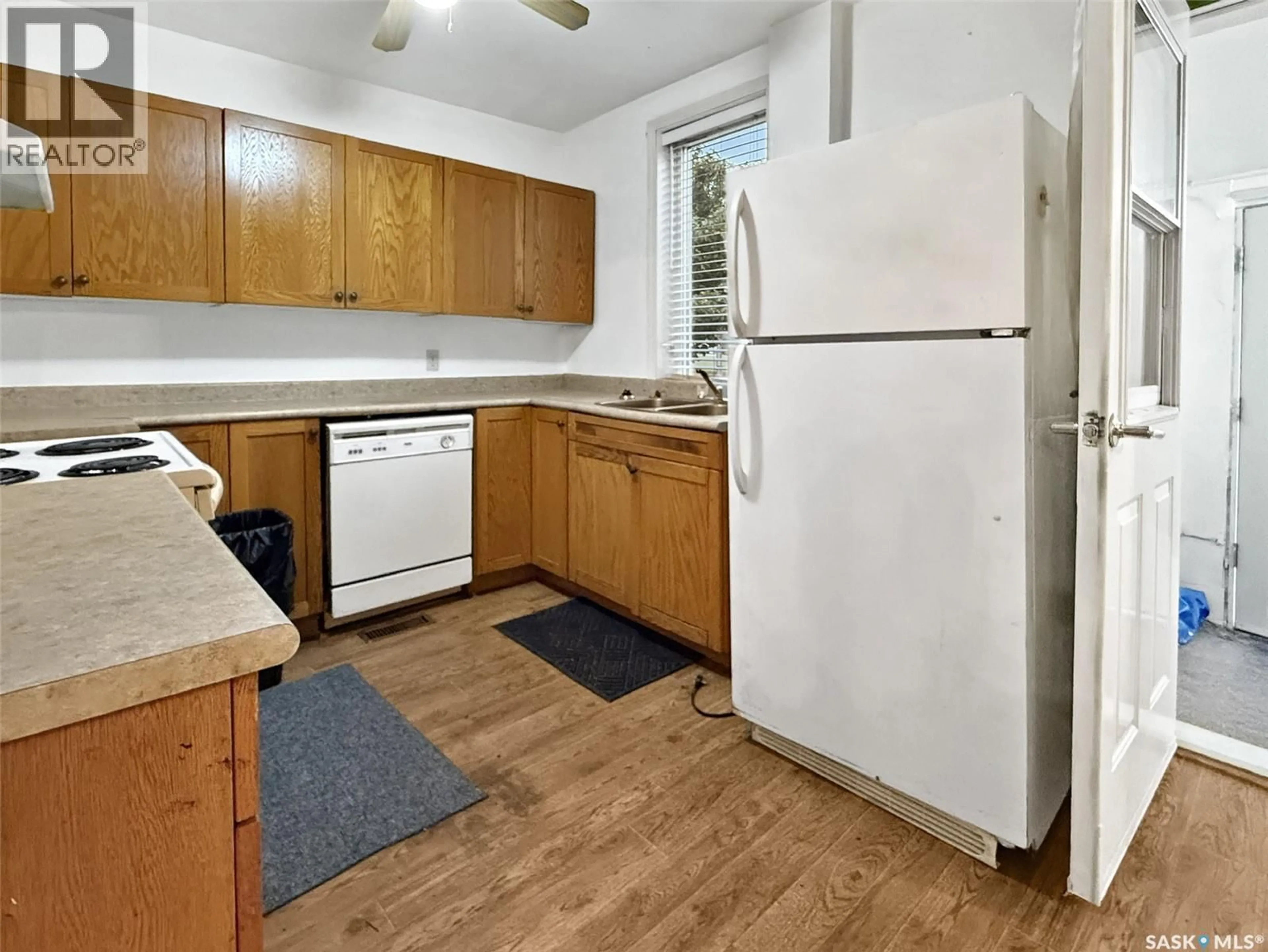 Standard kitchen, unknown for 239 8TH AVENUE, Swift Current Saskatchewan S9H2P5