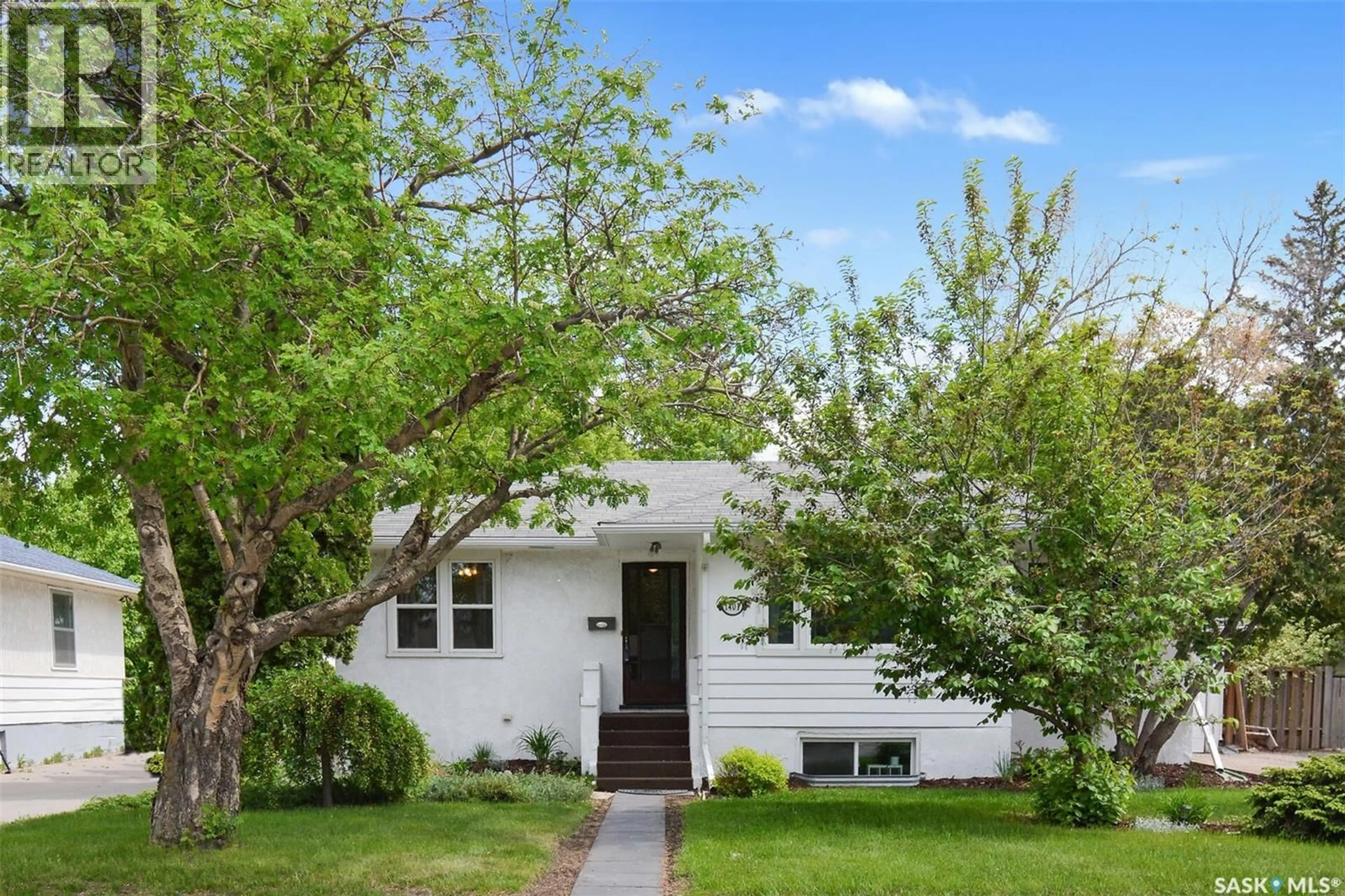 Home with vinyl exterior material, street for S - 1401 CUMBERLAND AVENUE, Saskatoon Saskatchewan S7H2L9