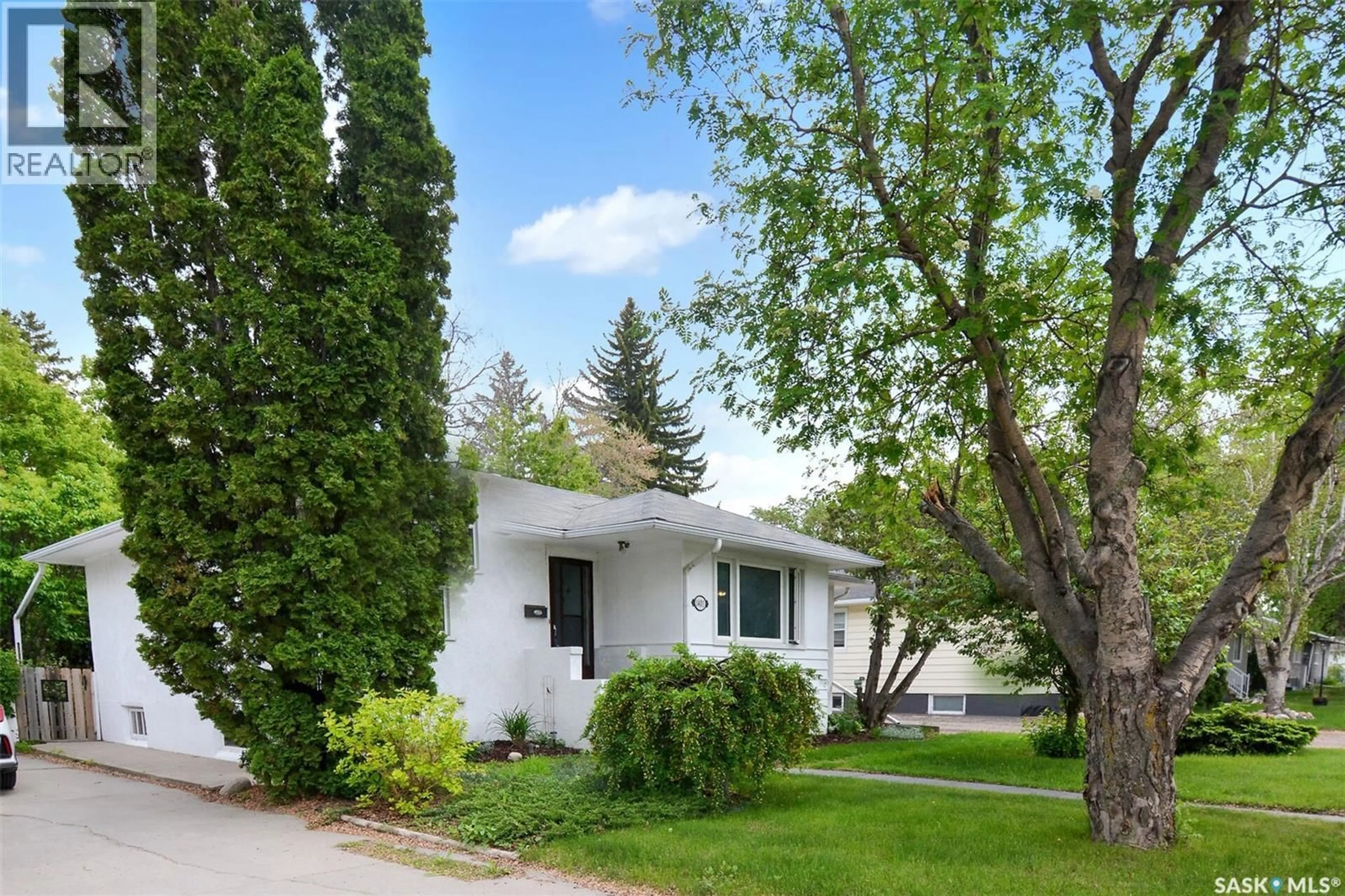 Home with vinyl exterior material, street for S - 1401 CUMBERLAND AVENUE, Saskatoon Saskatchewan S7H2L9